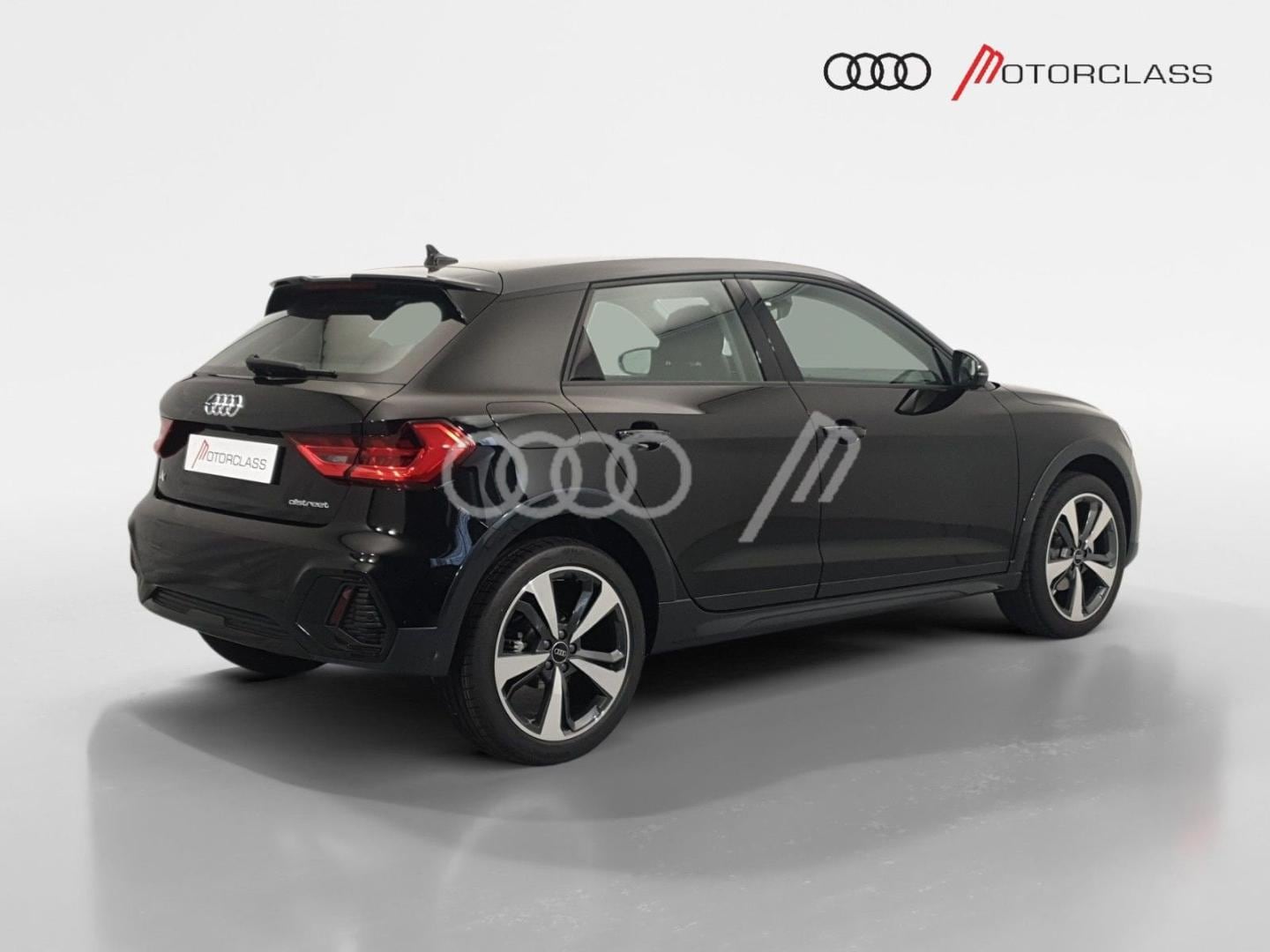 Immagine di Audi A1 allstreet Identity Contrast 30 TFSI 85 kW (116 CV) 6-marce - Vista: for more details contact your dealer