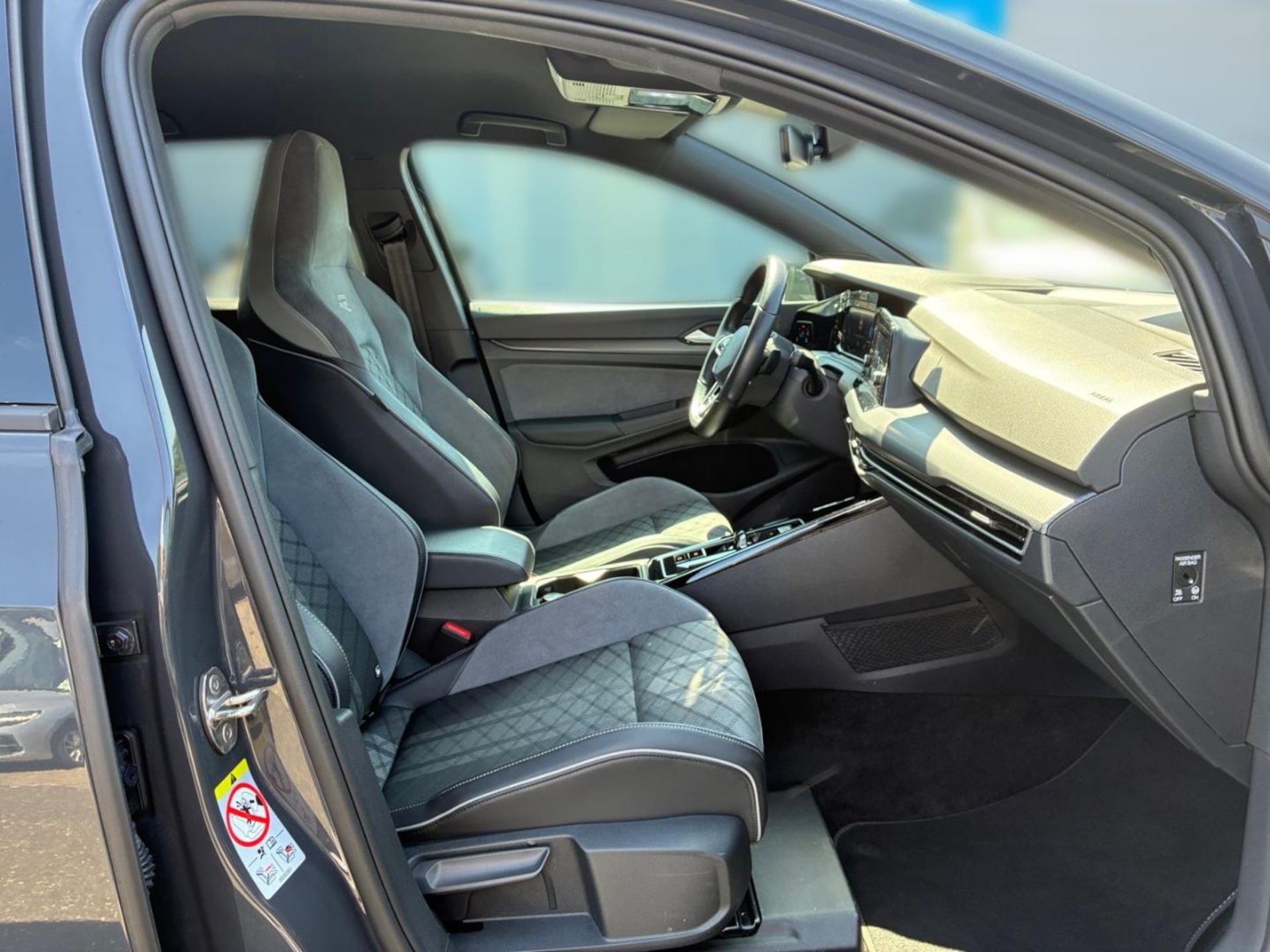 Volkswagen Golf R-Line