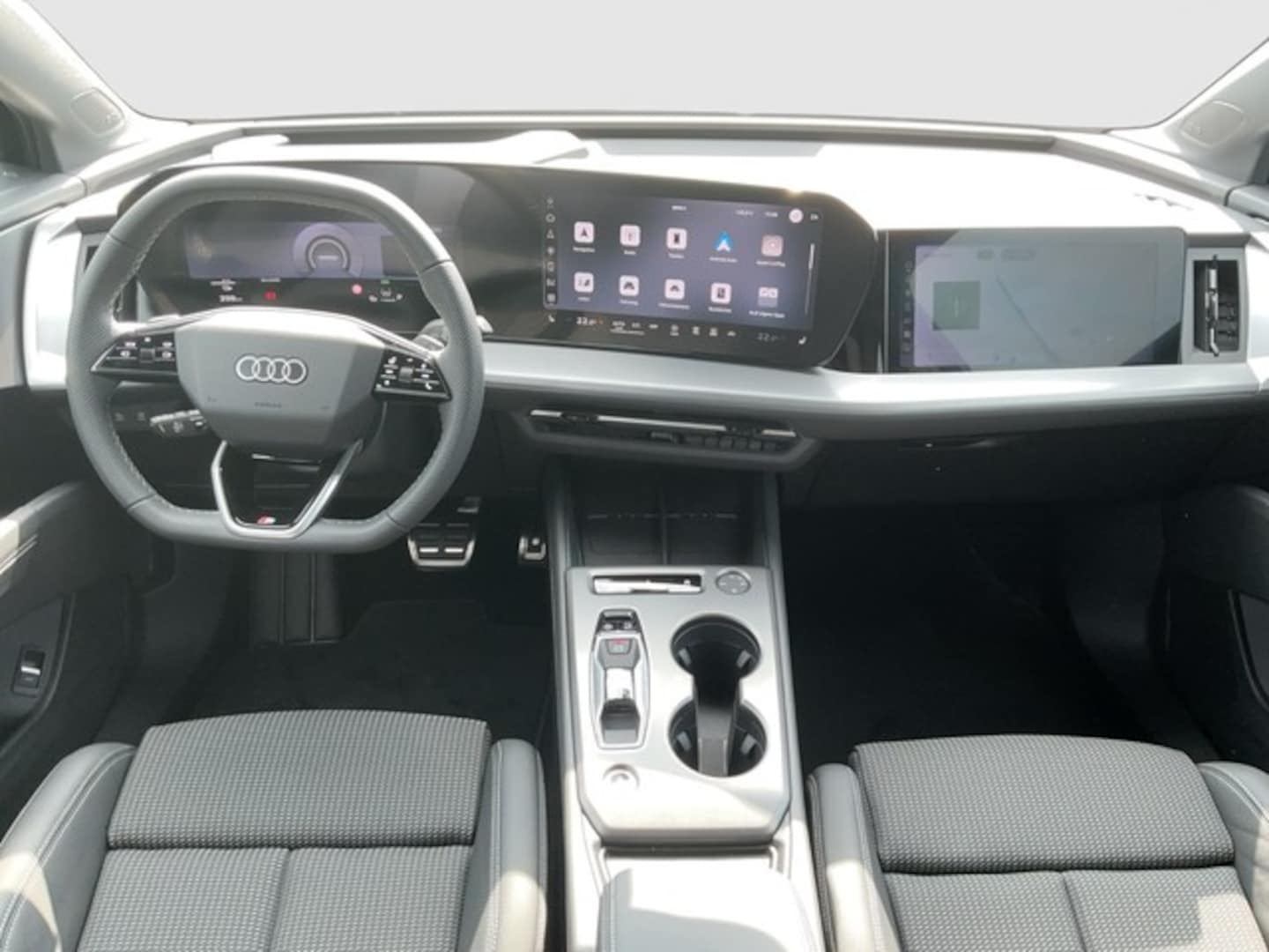 Bild über Audi Q4 SUV e-tron e-tron performance 210 kW - für weitere Informationen kontaktieren Sie den Audi Partner