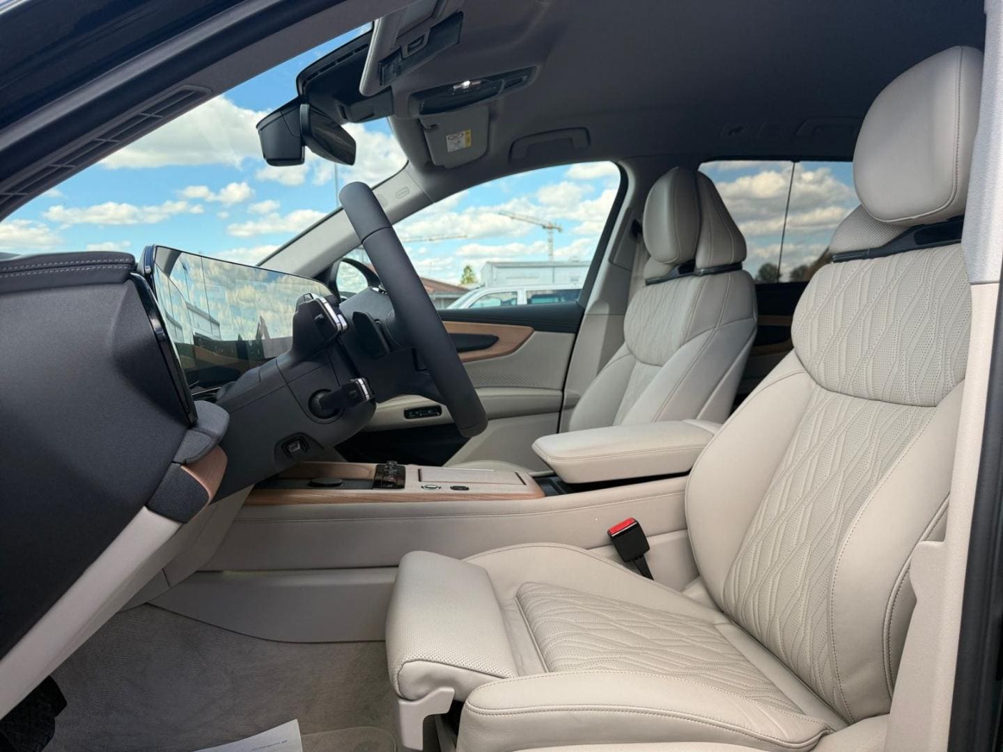 Bild über Audi Q7 SUV TDI quattro 220 kW tiptronic - für weitere Informationen kontaktieren Sie den Audi Partner