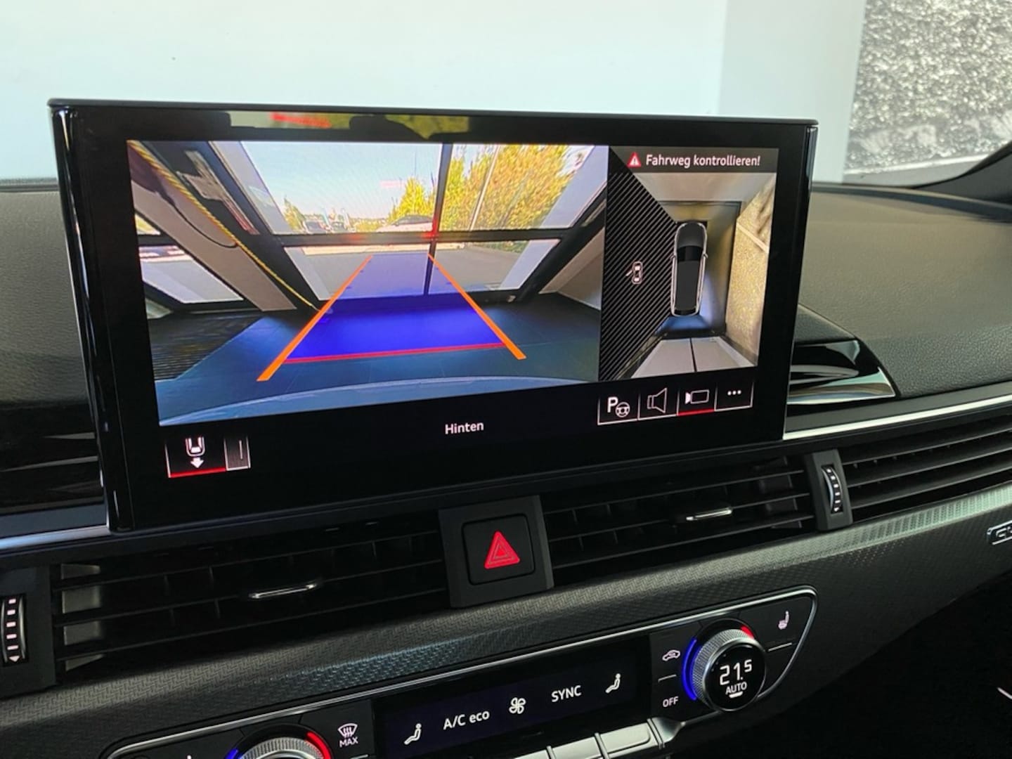 Bild über Audi RS 4 Avant TFSI quattro tiptronic - für weitere Informationen kontaktieren Sie den Audi Partner