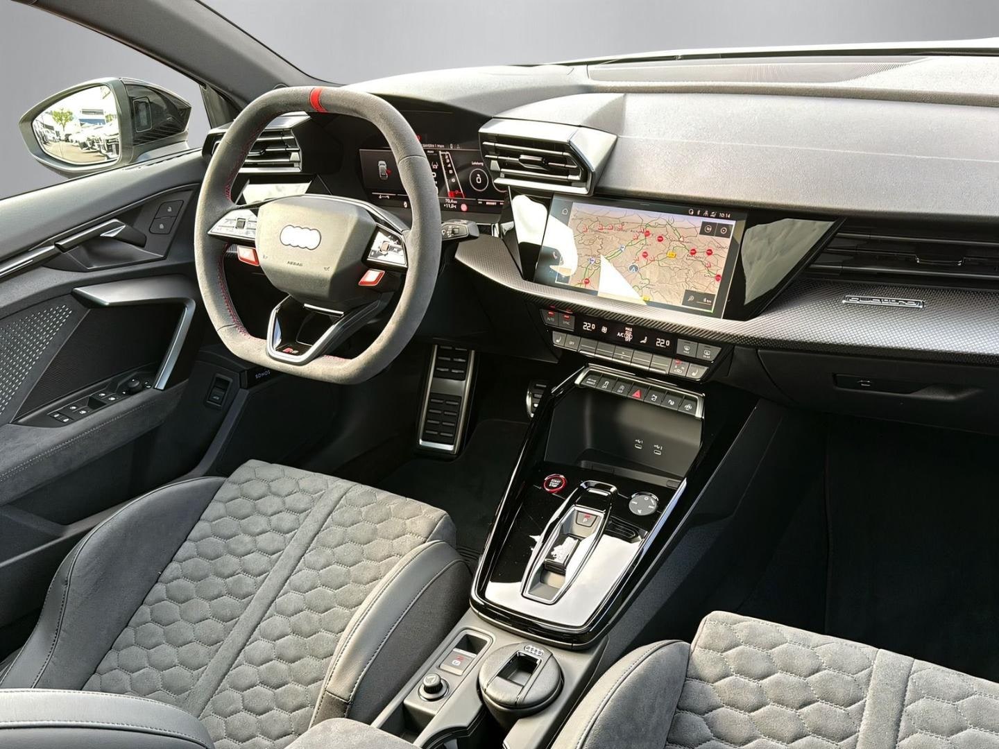 Bild über Audi RS 3 Sportback TFSI quattro 294 kW S tronic - für weitere Informationen kontaktieren Sie den Audi Partner