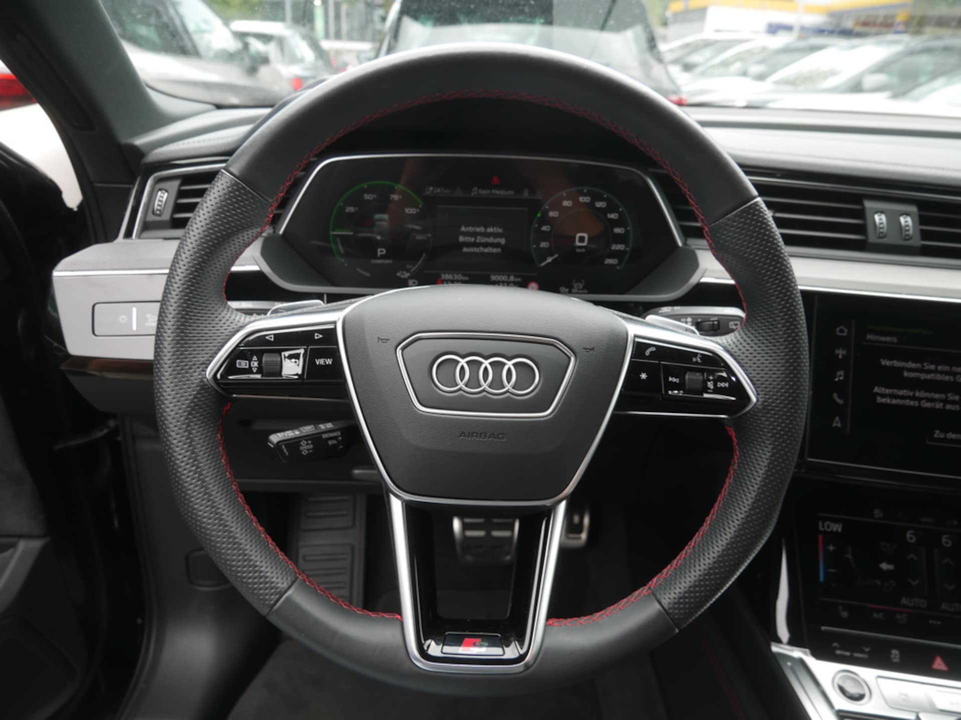 Audi Q8 e-tron S line