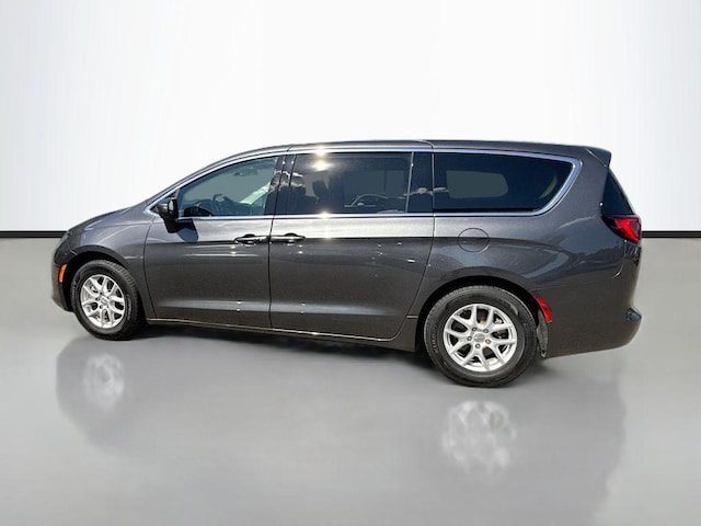 2020 Chrysler Voyager