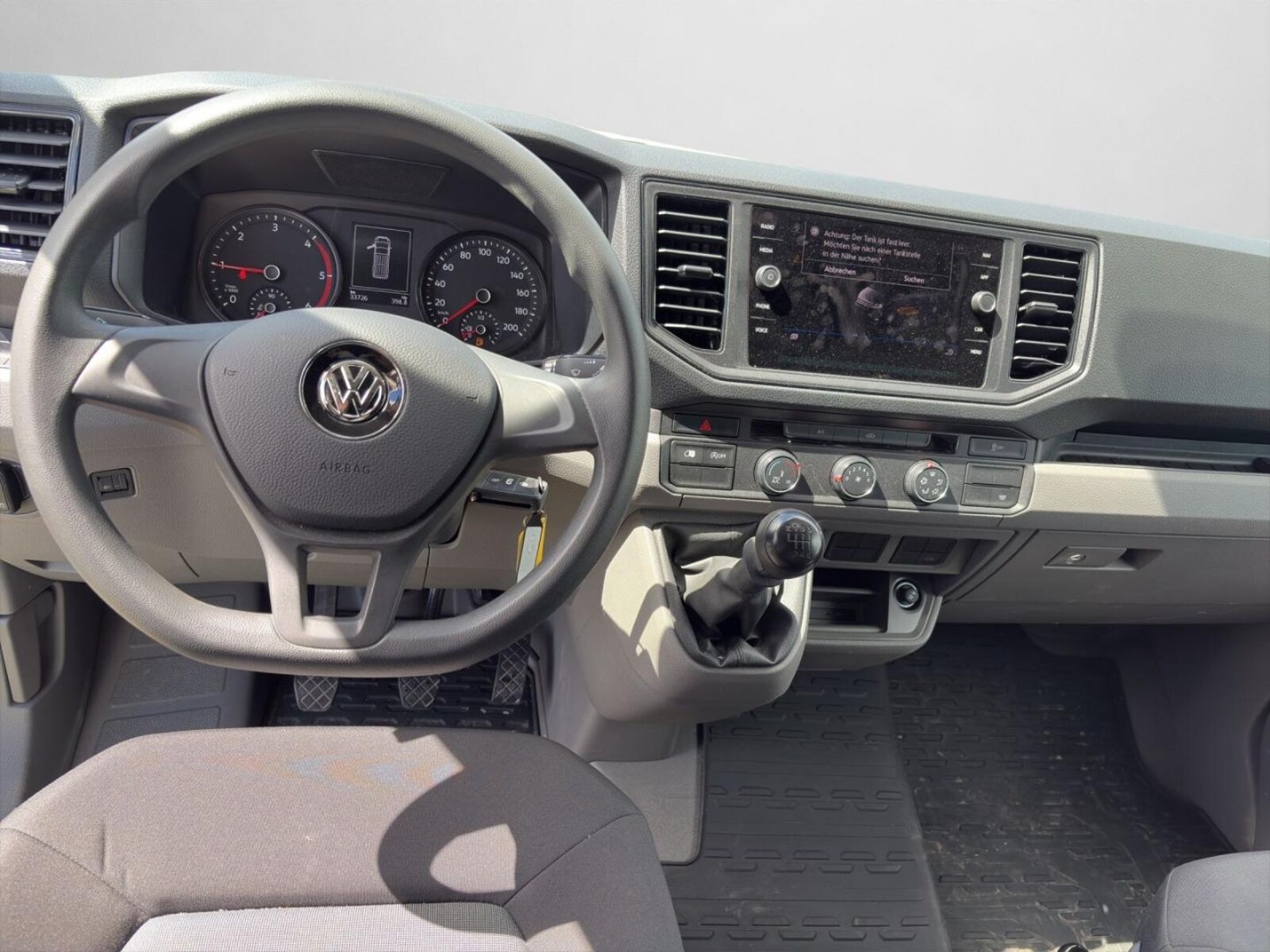 Volkswagen Crafter Kasten mittlerer Radstand – Bild 3