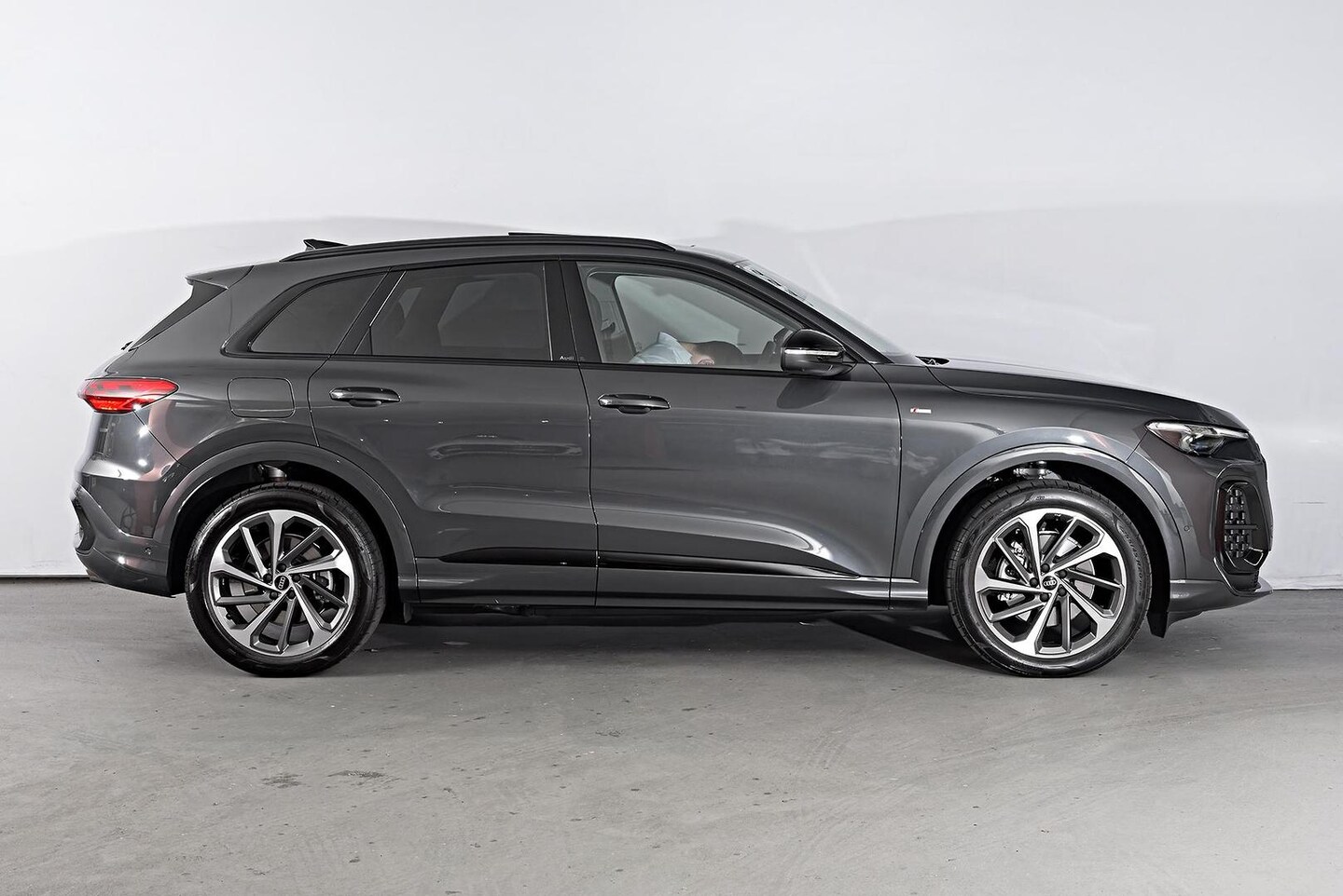 Image about Audi Q5 SUV TDI quattro 150 kW