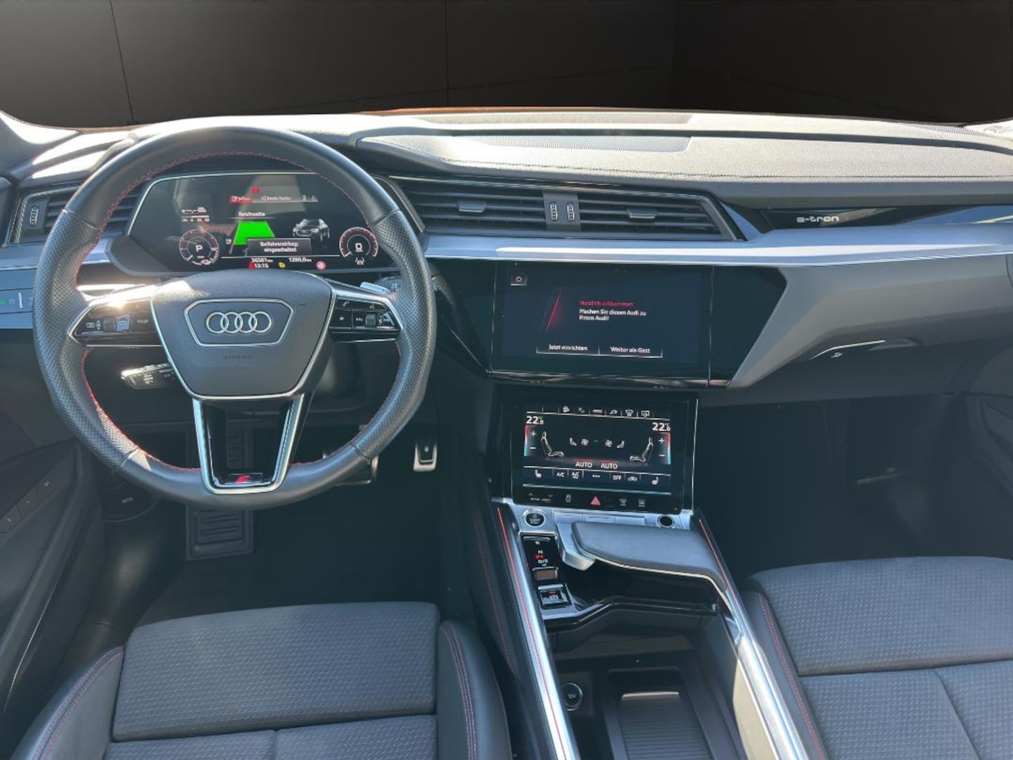 Bild über Audi Q8 Sportback e-tron S line 55 e-tron quattro - für weitere Informationen kontaktieren Sie den Audi Partner