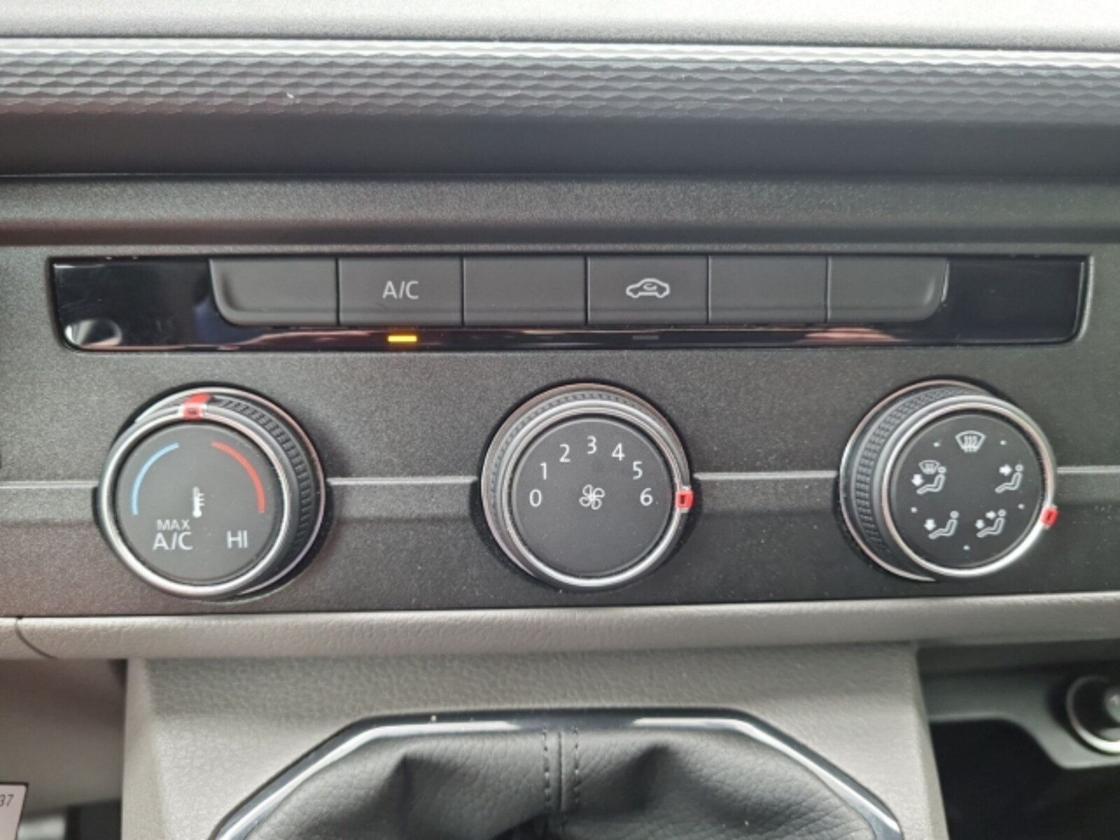 Volkswagen T6.1 Transporter Kasten kurzer Radstand – Bild 11