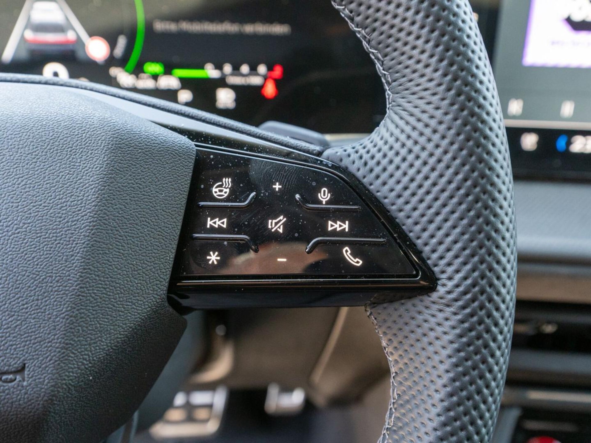 Audi Q5 SUV e-hybrid edition one