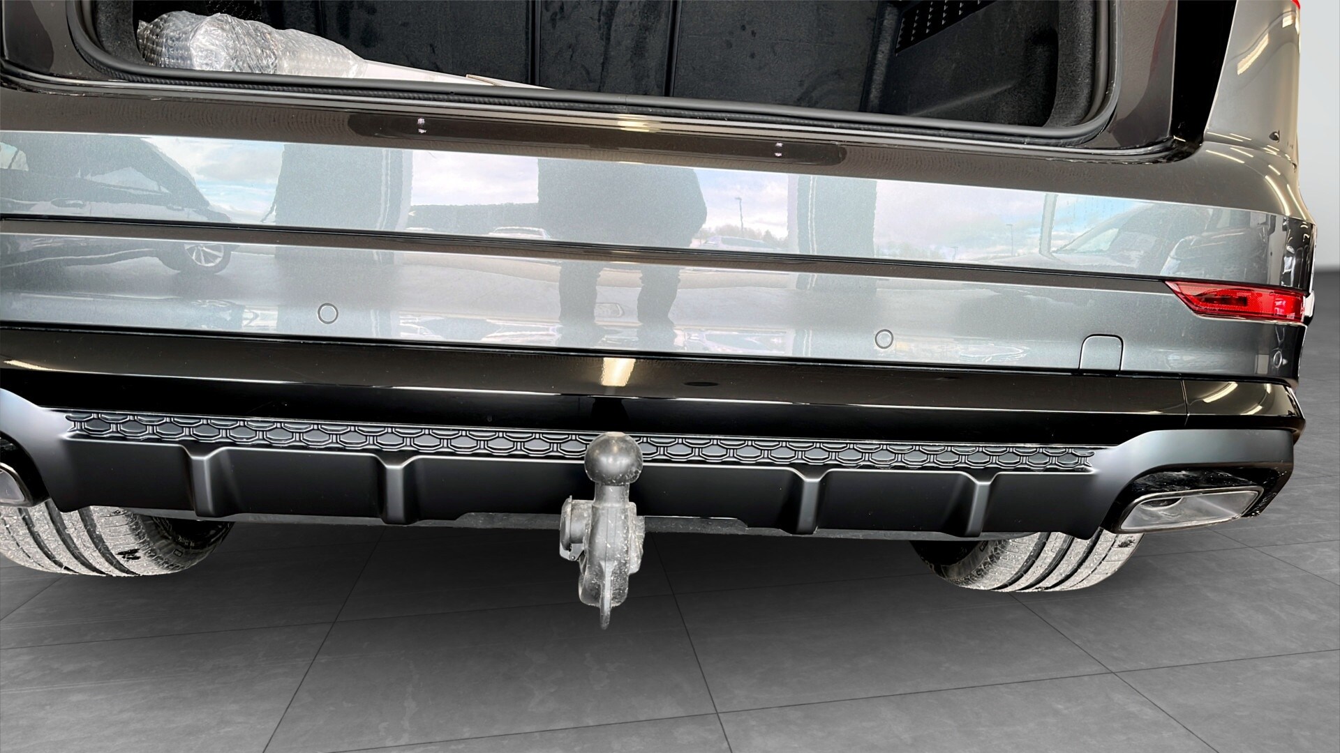 Bild som visar&nbsp;Audi Q8 SUV&nbsp;Q8 SUV TDI quattro 210 kW tiptronic - för mer information kontakta din Audi Partner