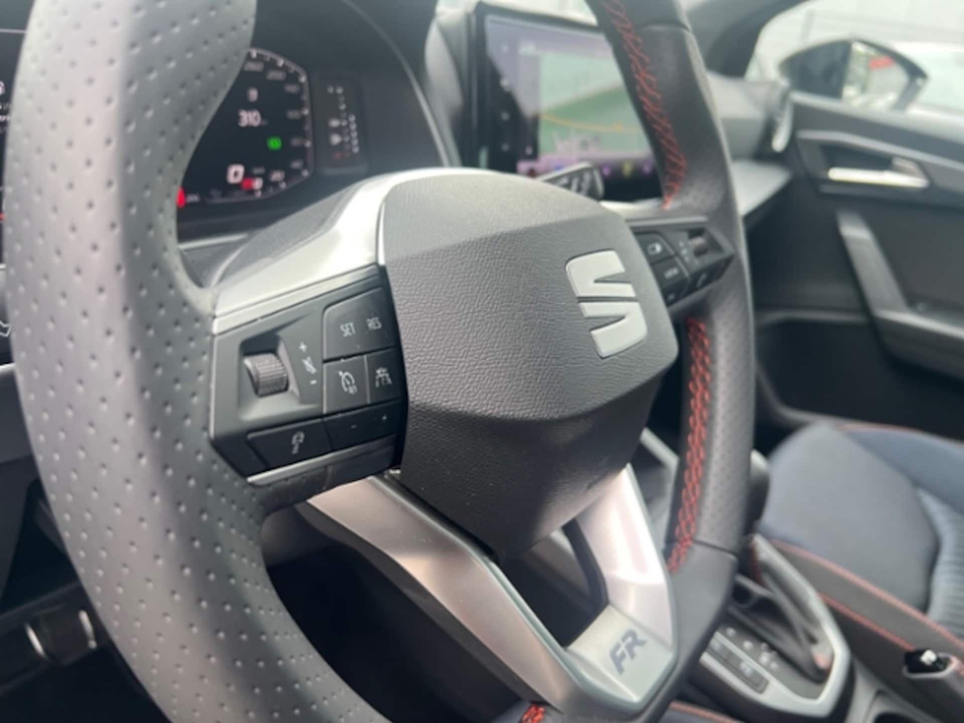 SEAT Arona FR