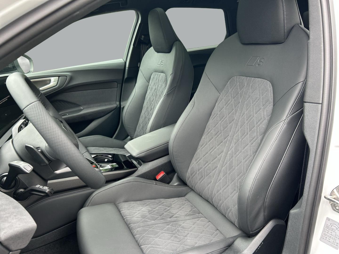 Bild über Audi A5 Avant e-hybrid e-hybrid quattro 220 kW S tronic - für weitere Informationen kontaktieren Sie den Audi Partner