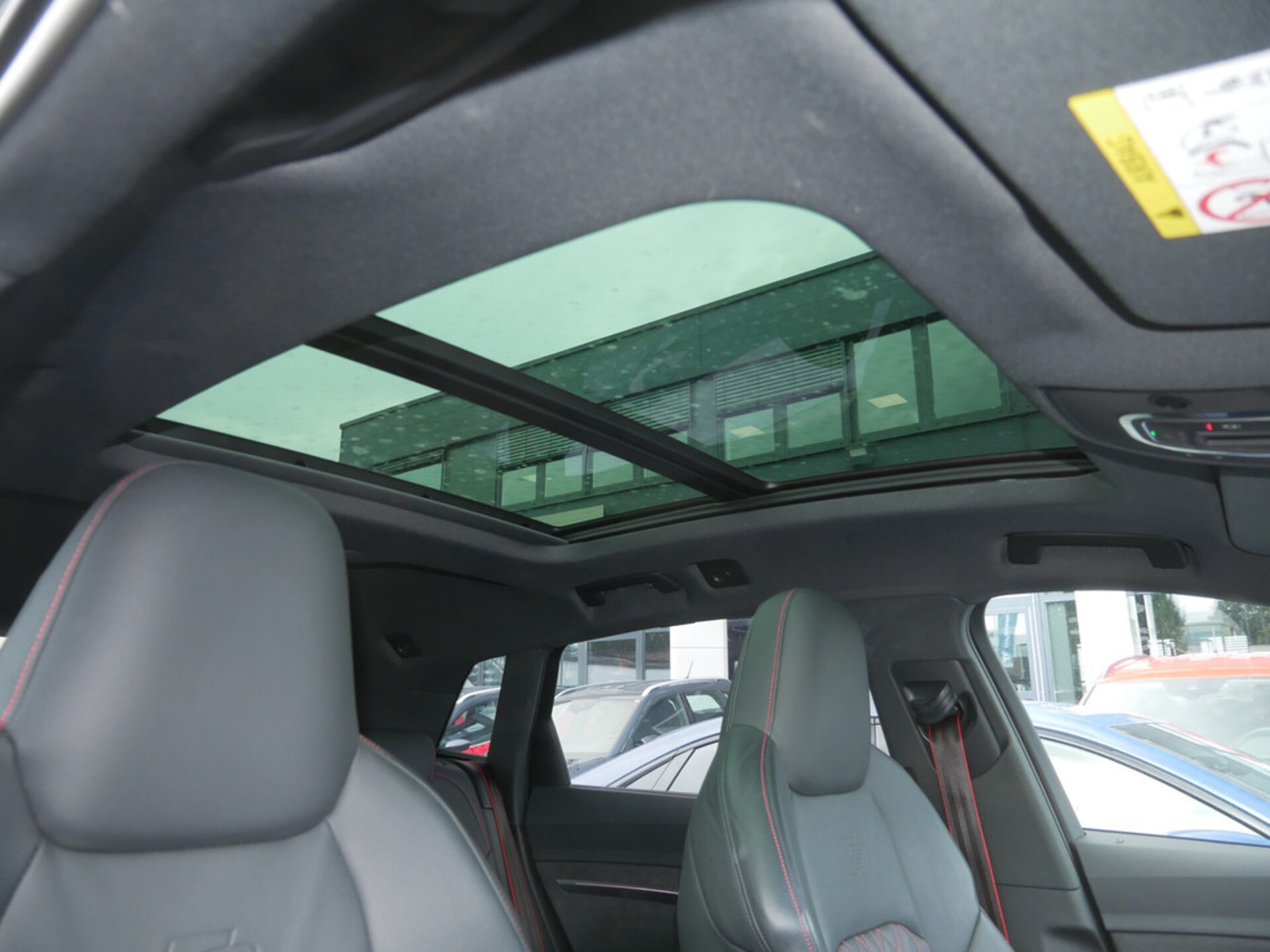 Audi Q8 e-tron S line