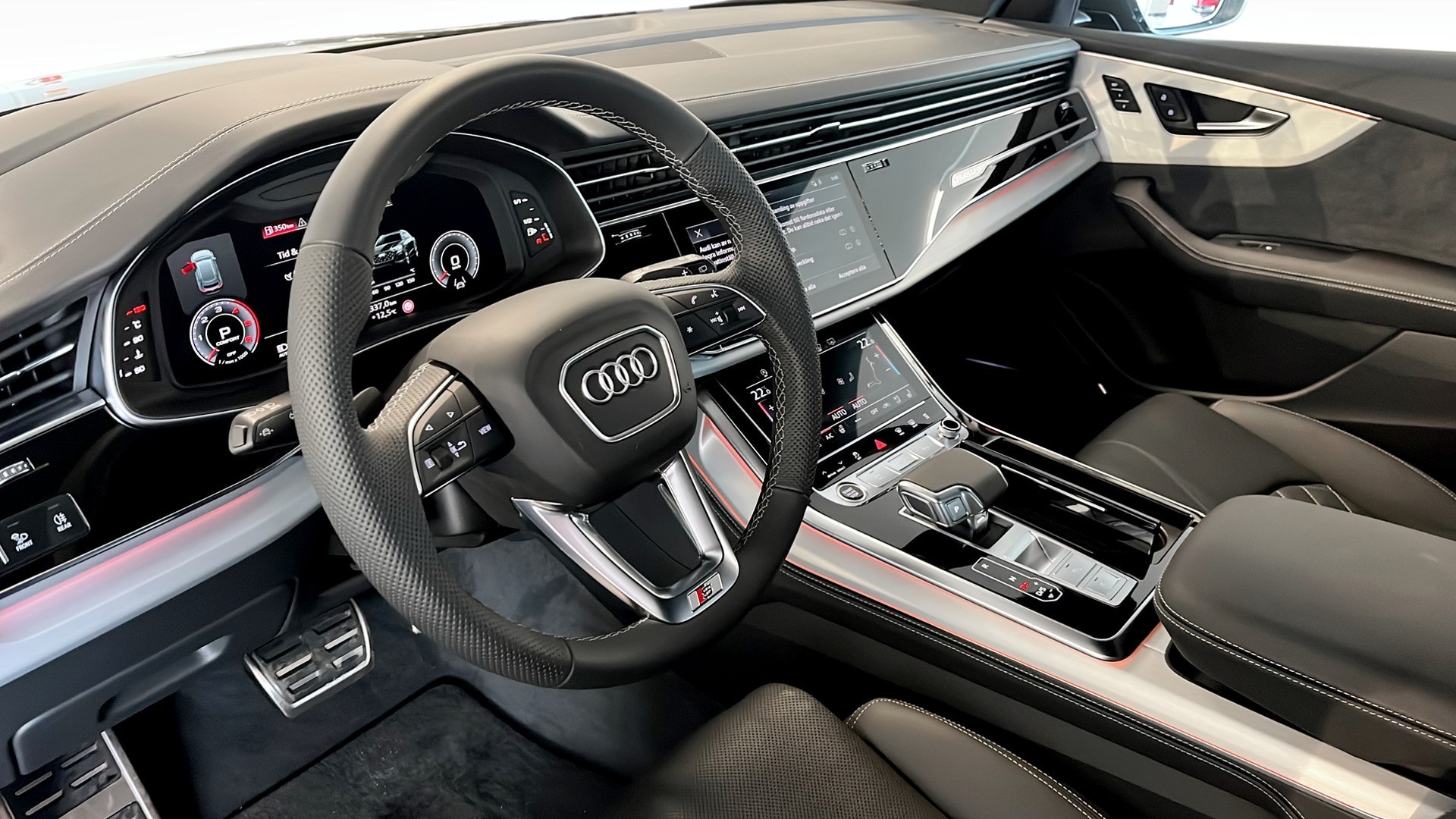 Bild som visar Audi Q8 SUV Q8 SUV TDI quattro 210 kW tiptronic - för mer information kontakta din Audi Partner