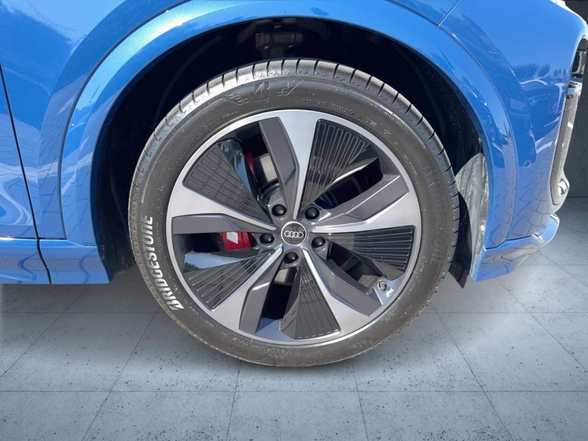 Audi SQ6 SUV e-tron