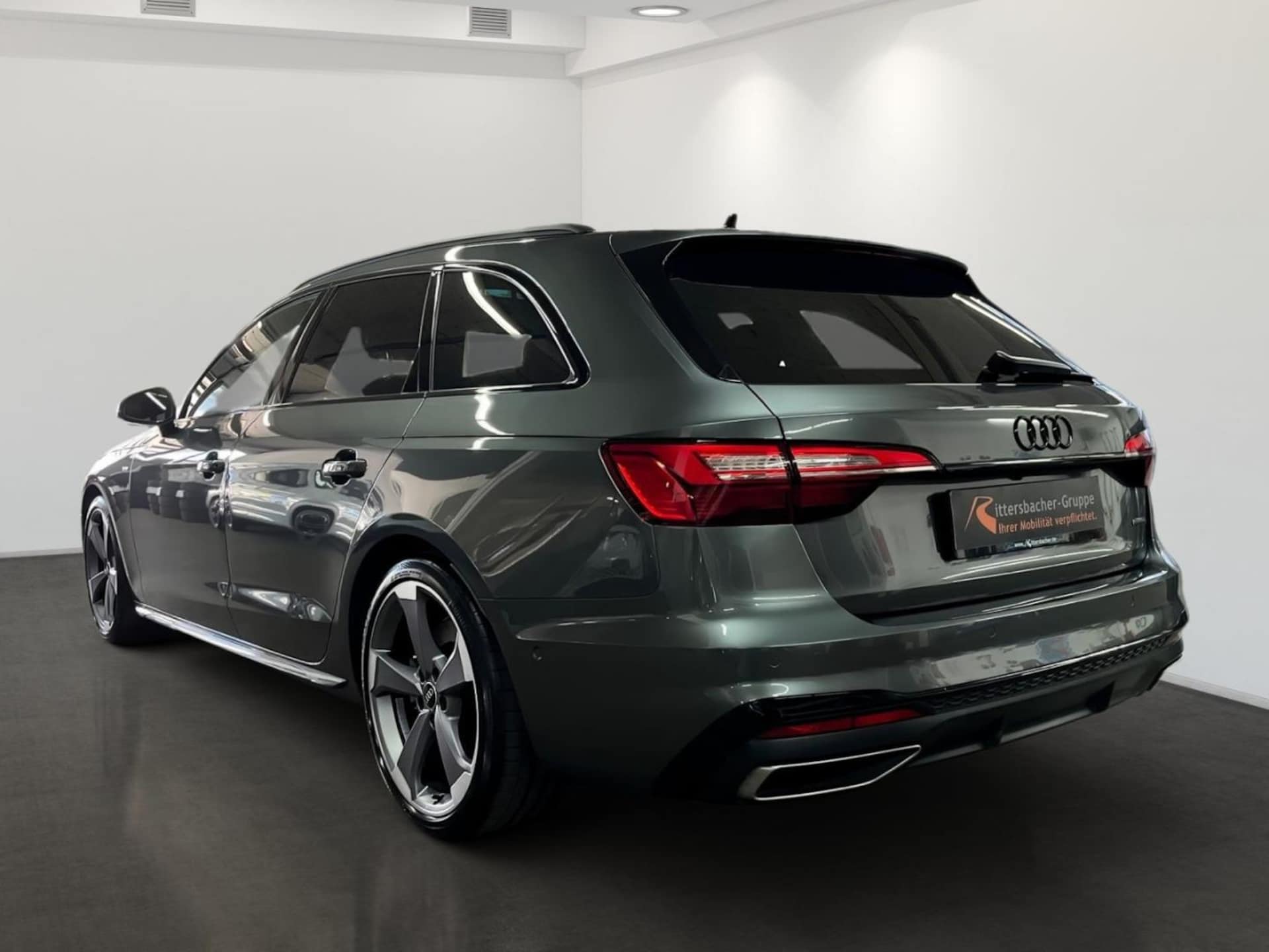 Audi A4 Avant S line