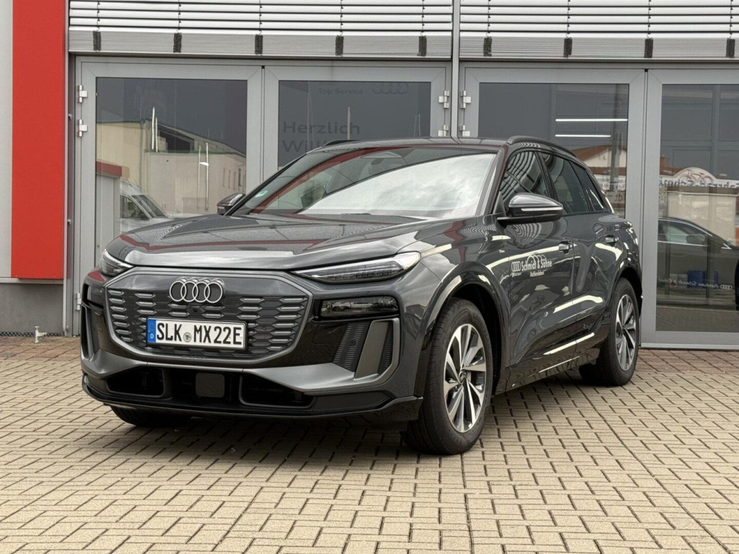 Bild über Audi Q6 SUV e-tron e-tron performance - für weitere Informationen kontaktieren Sie den Audi Partner