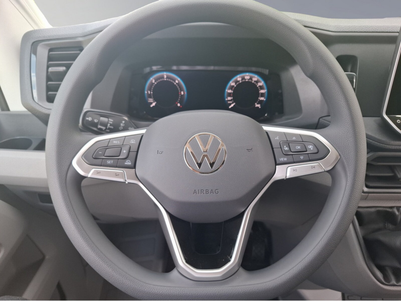 Volkswagen Crafter Kasten mittlerer Radstand – Bild 11