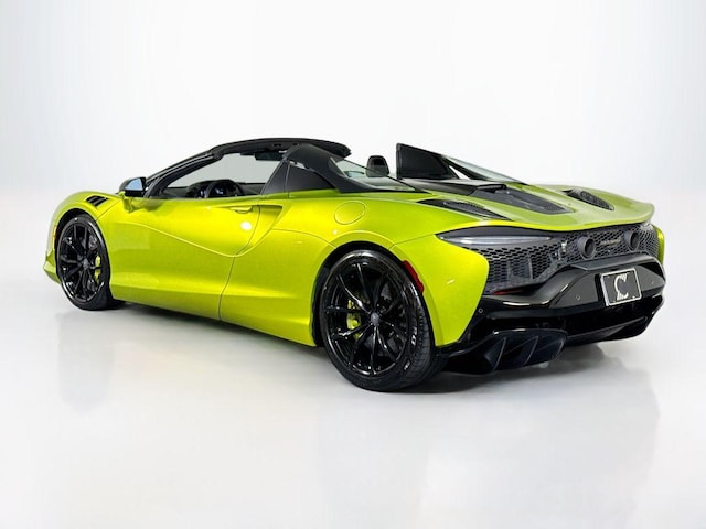 2025 McLaren Artura