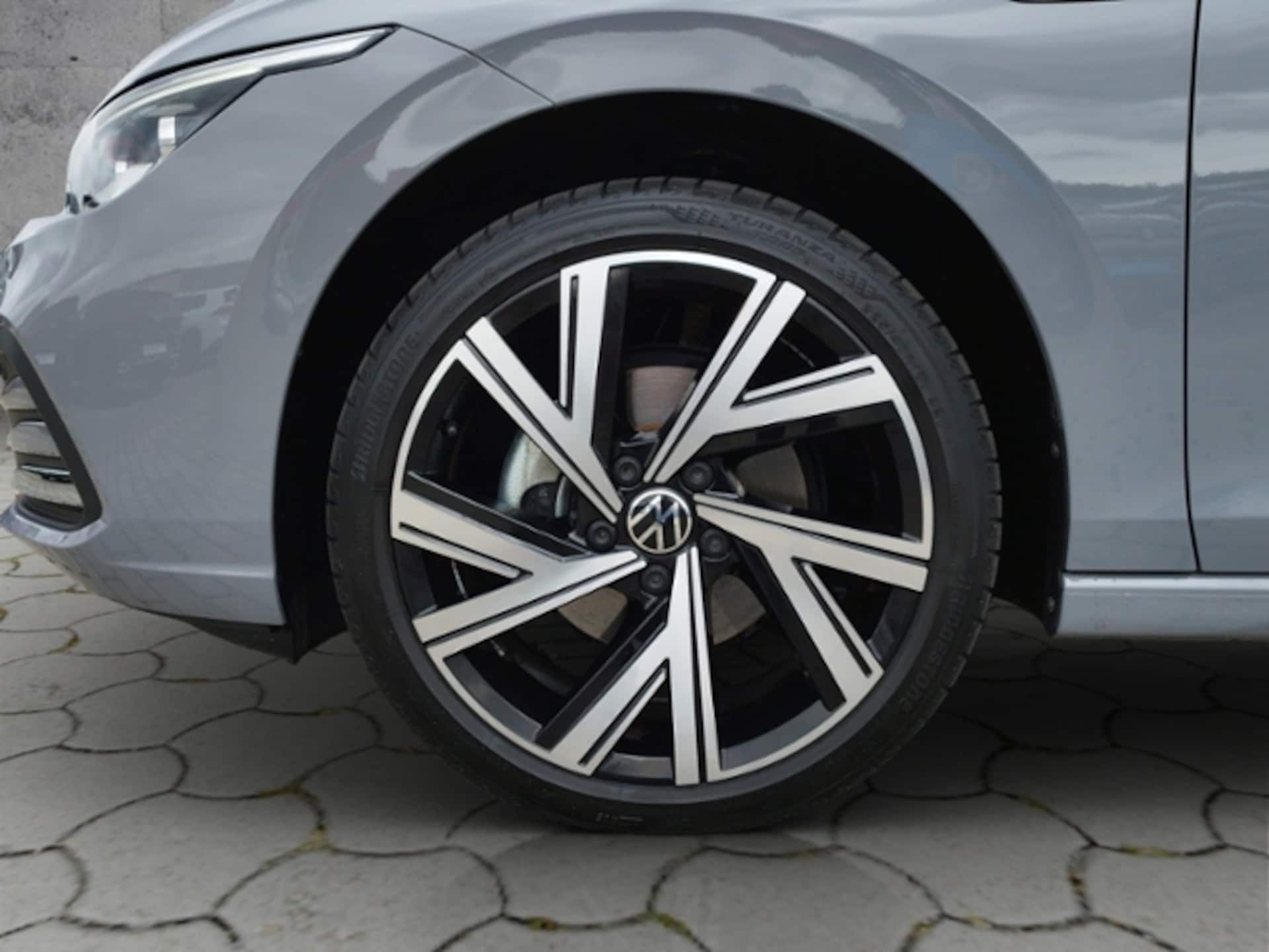 Volkswagen Golf Style