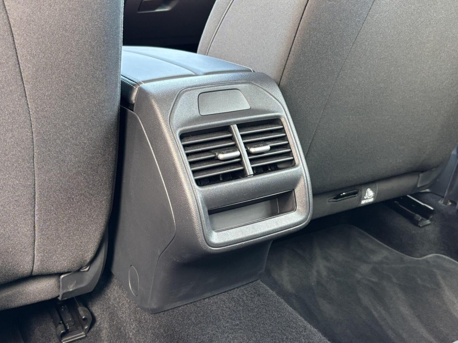 Volkswagen Passat Model bazowy