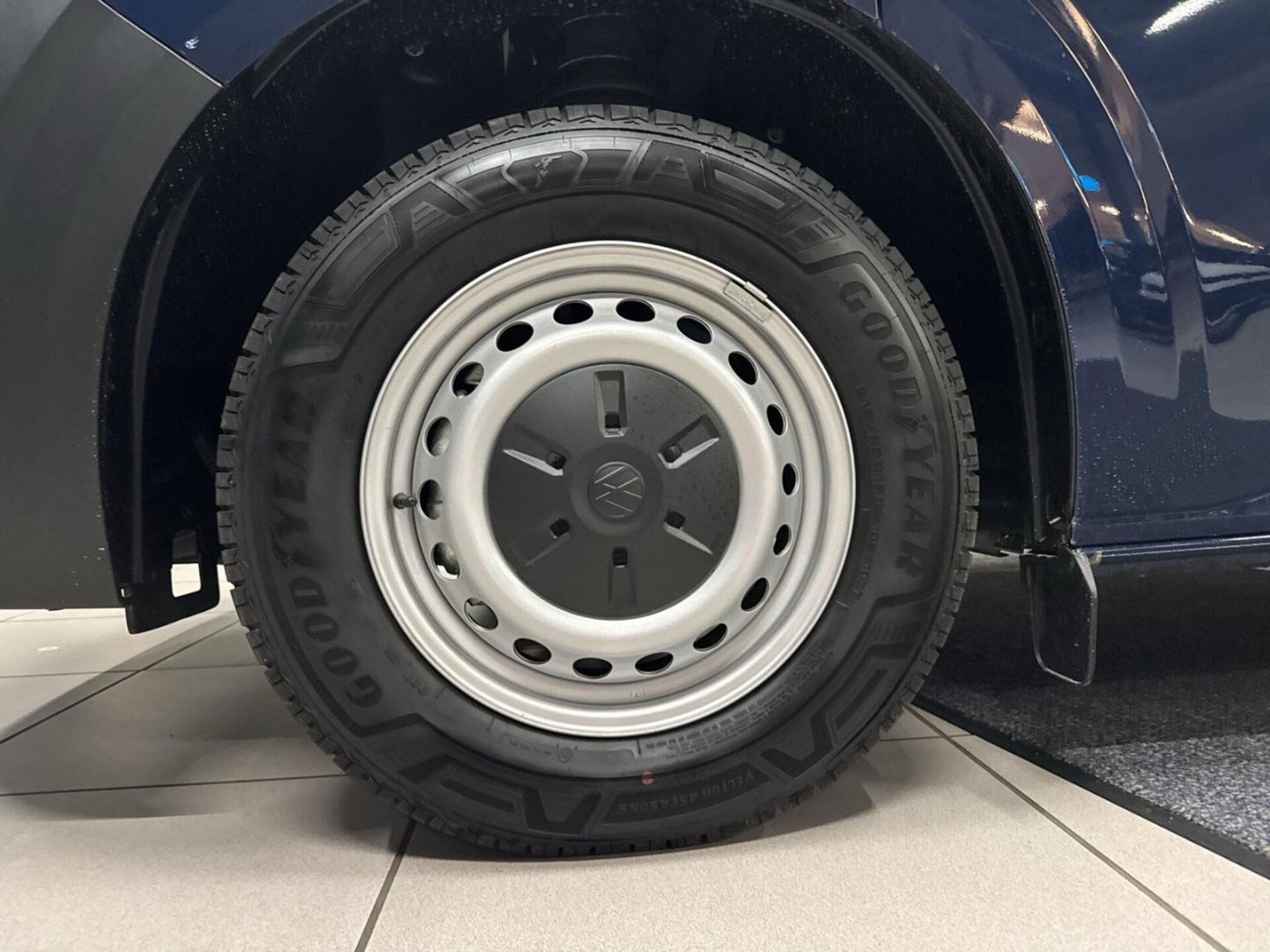 Volkswagen Transporter Kasten langer Radstand