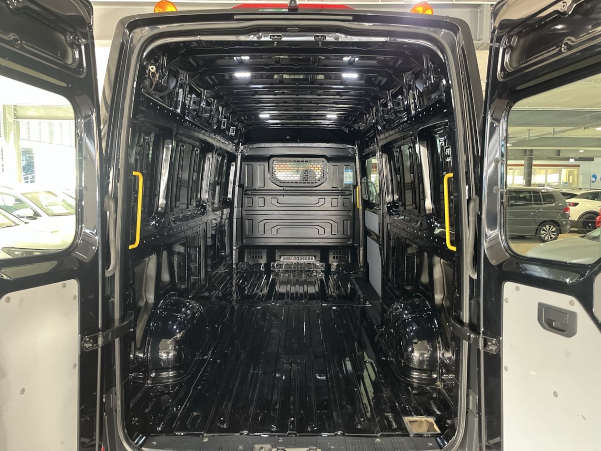 Volkswagen Crafter Kasten langer Radstand