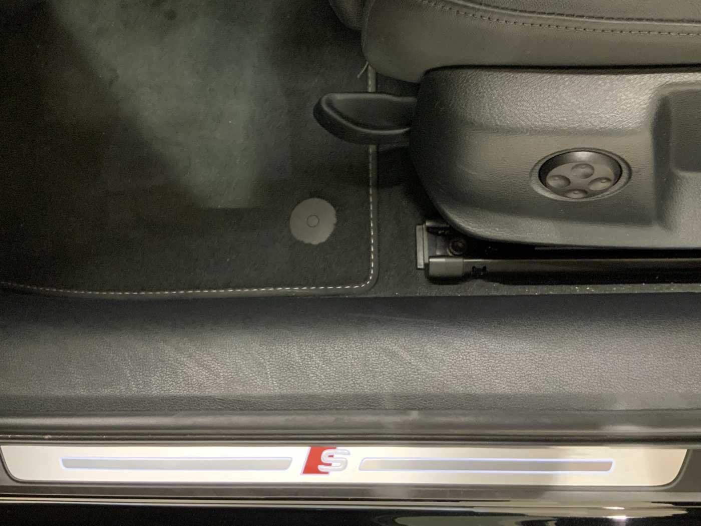 Immagine di Audi A4 Avant S line edition 40 TDI quattro 150 kW (204 CV) S tronic - Vista: for more details contact your dealer