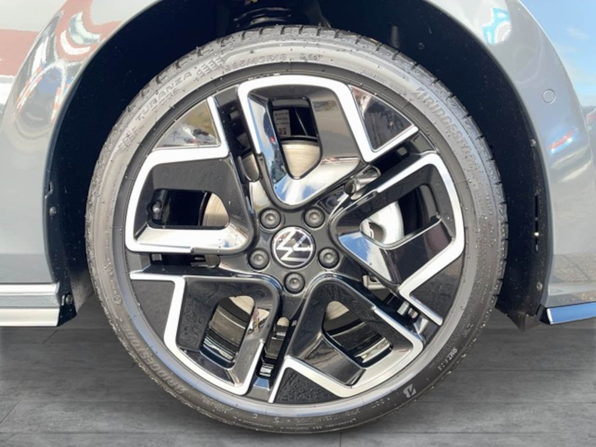 Volkswagen Golf Variant R-Line