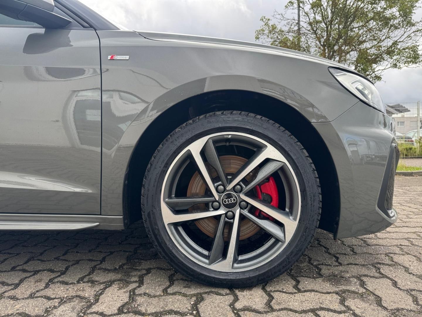 Bild über Audi A1 Sportback S line 40 TFSI S tronic - für weitere Informationen kontaktieren Sie den Audi Partner
