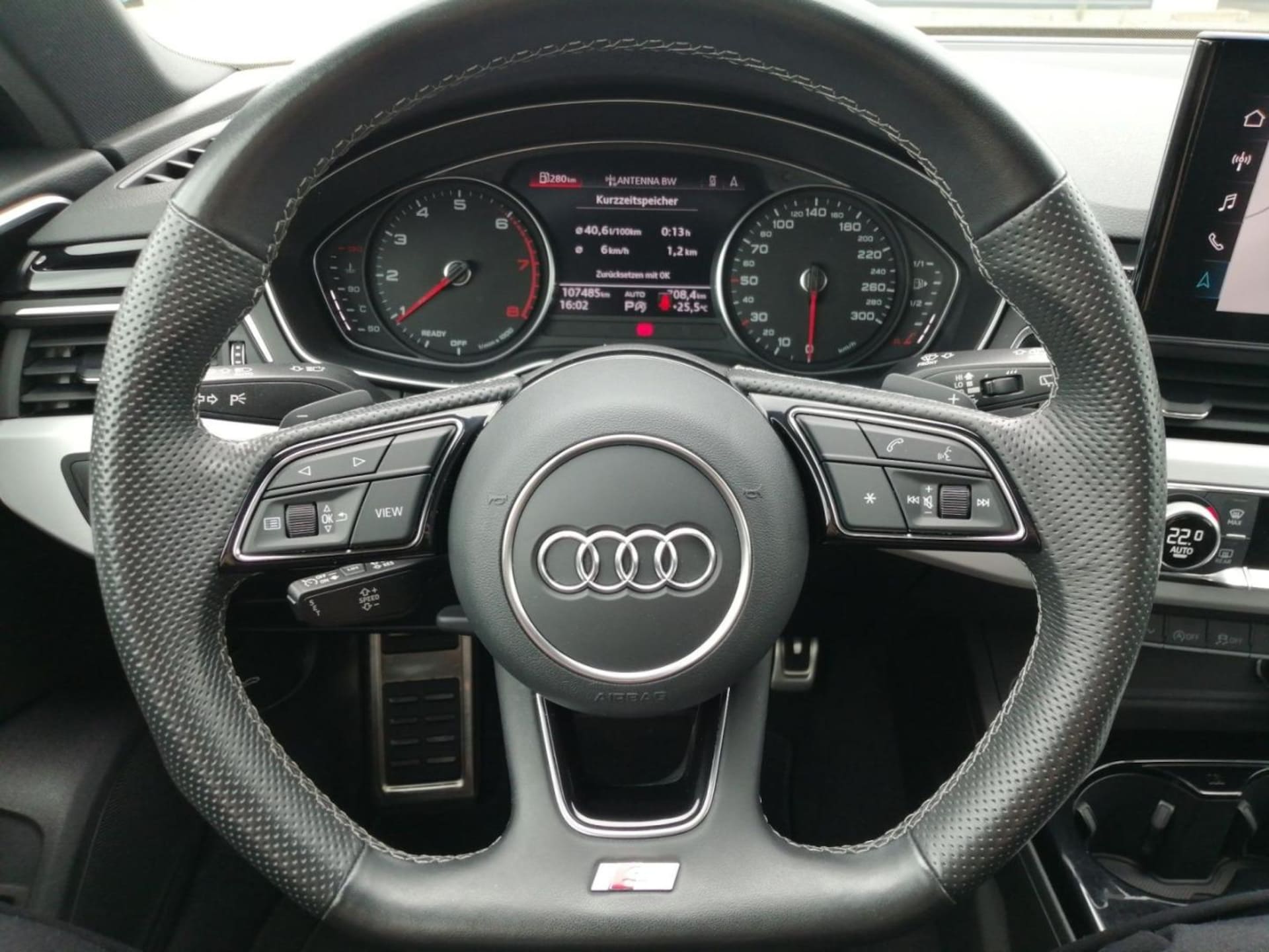 Audi A4 Avant S line