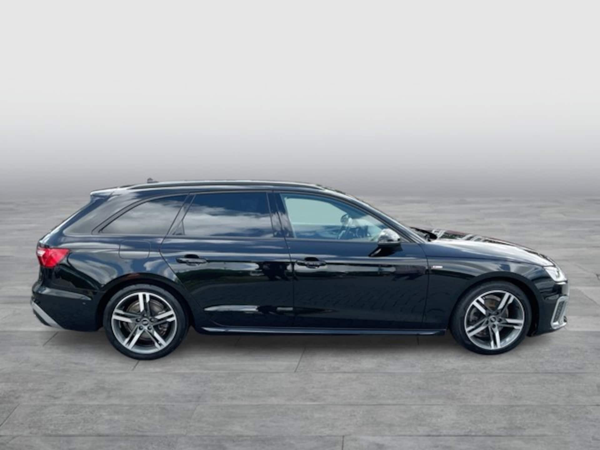 Audi A4 Avant S line