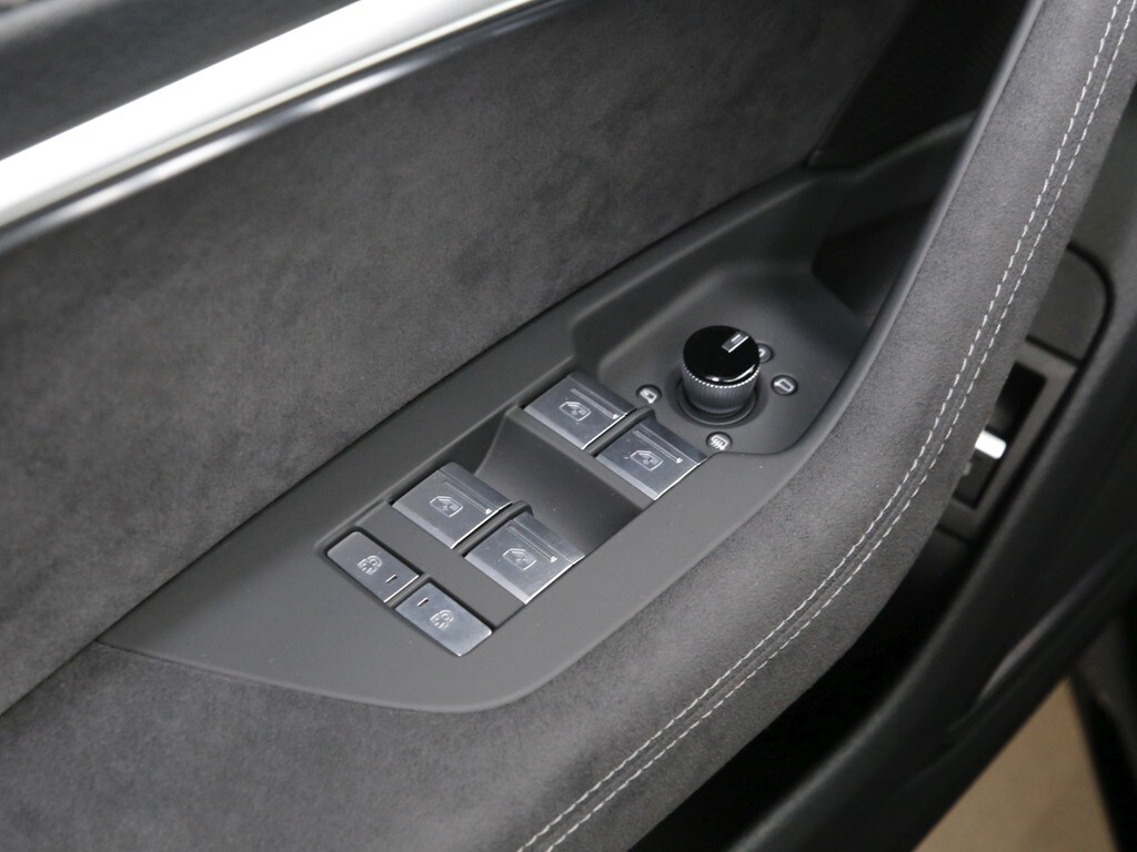 Image about Audi RS 6 Avant performance quattro tiptronic