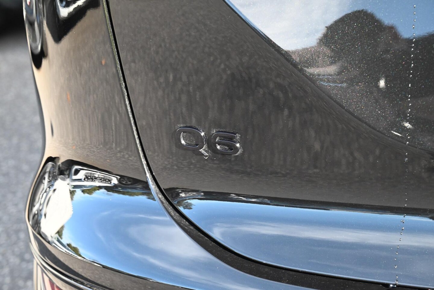 Image about Audi Q6 Sportback e-tron e-tron