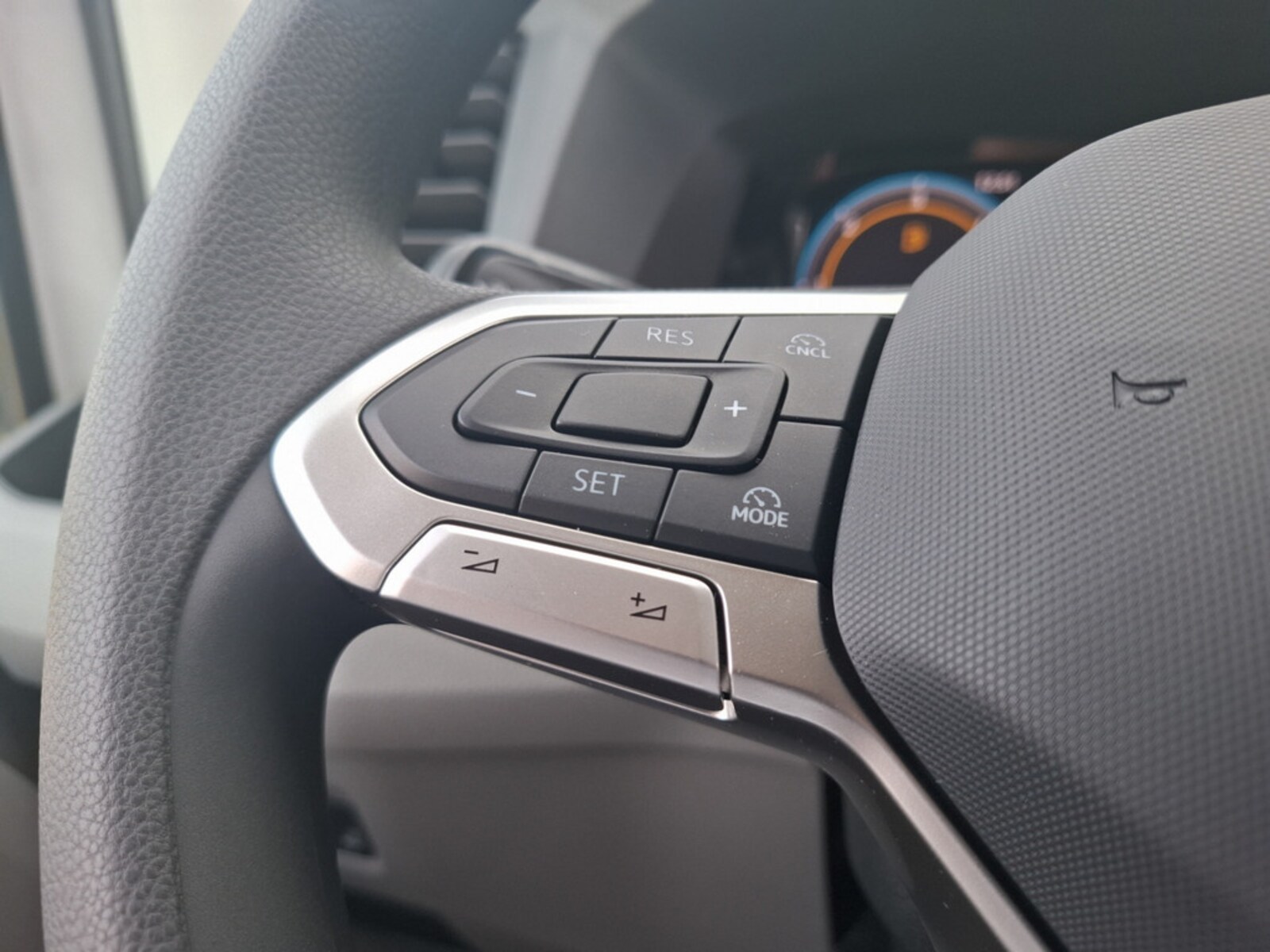 Volkswagen Crafter Kasten mittlerer Radstand – Bild 22