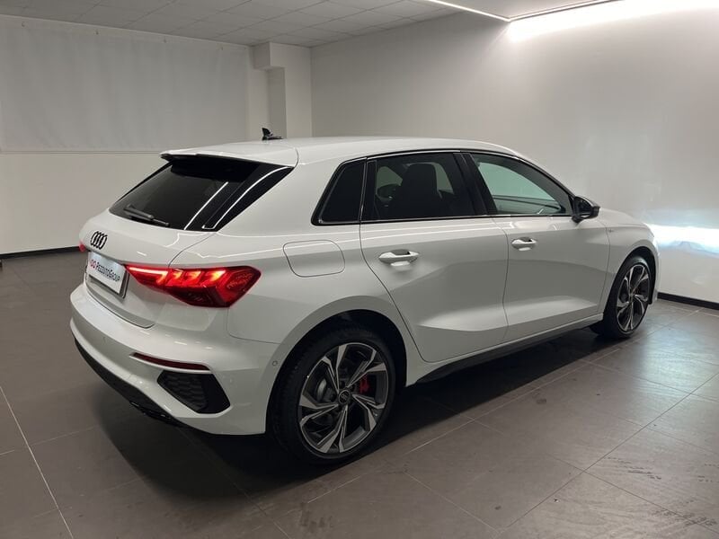 Immagine di Audi A3 Sportback TFSI e S line edition 45 TFSI e 180 kW (245 CV) S tronic - Vista: for more details contact your dealer