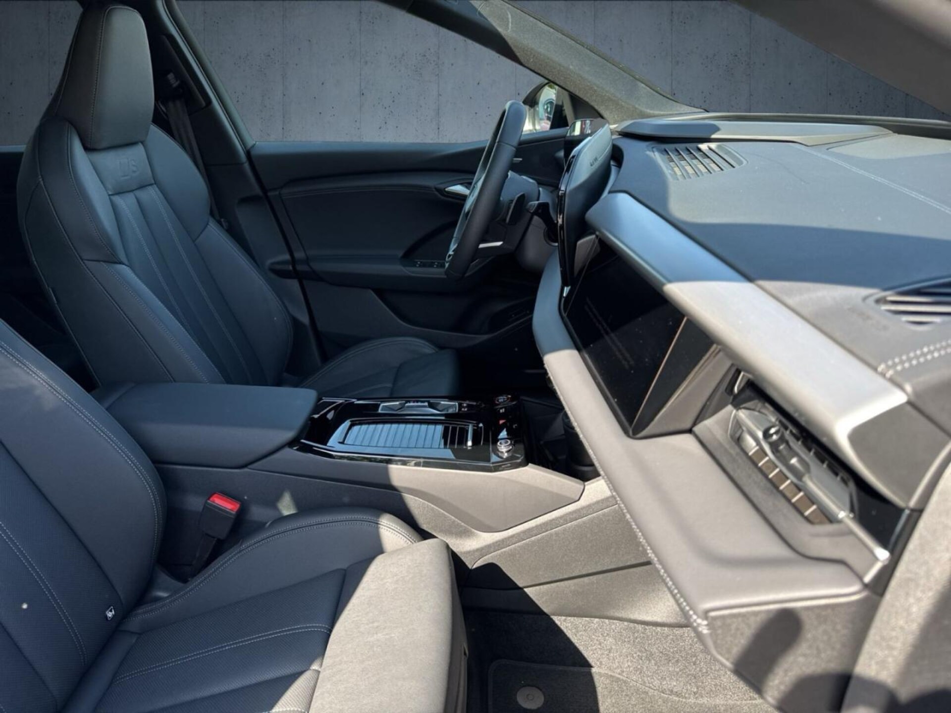 Audi SQ6 SUV e-tron