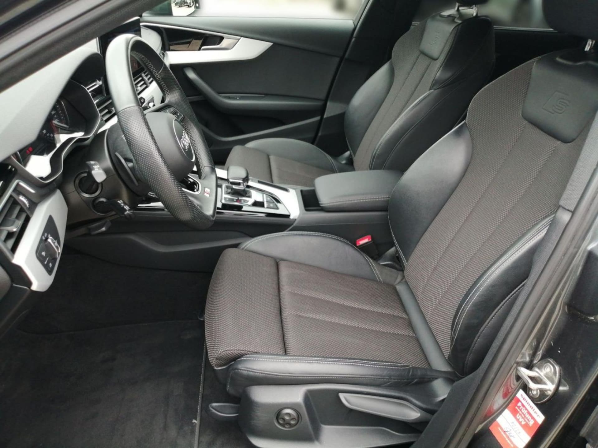 Audi A4 Avant S line