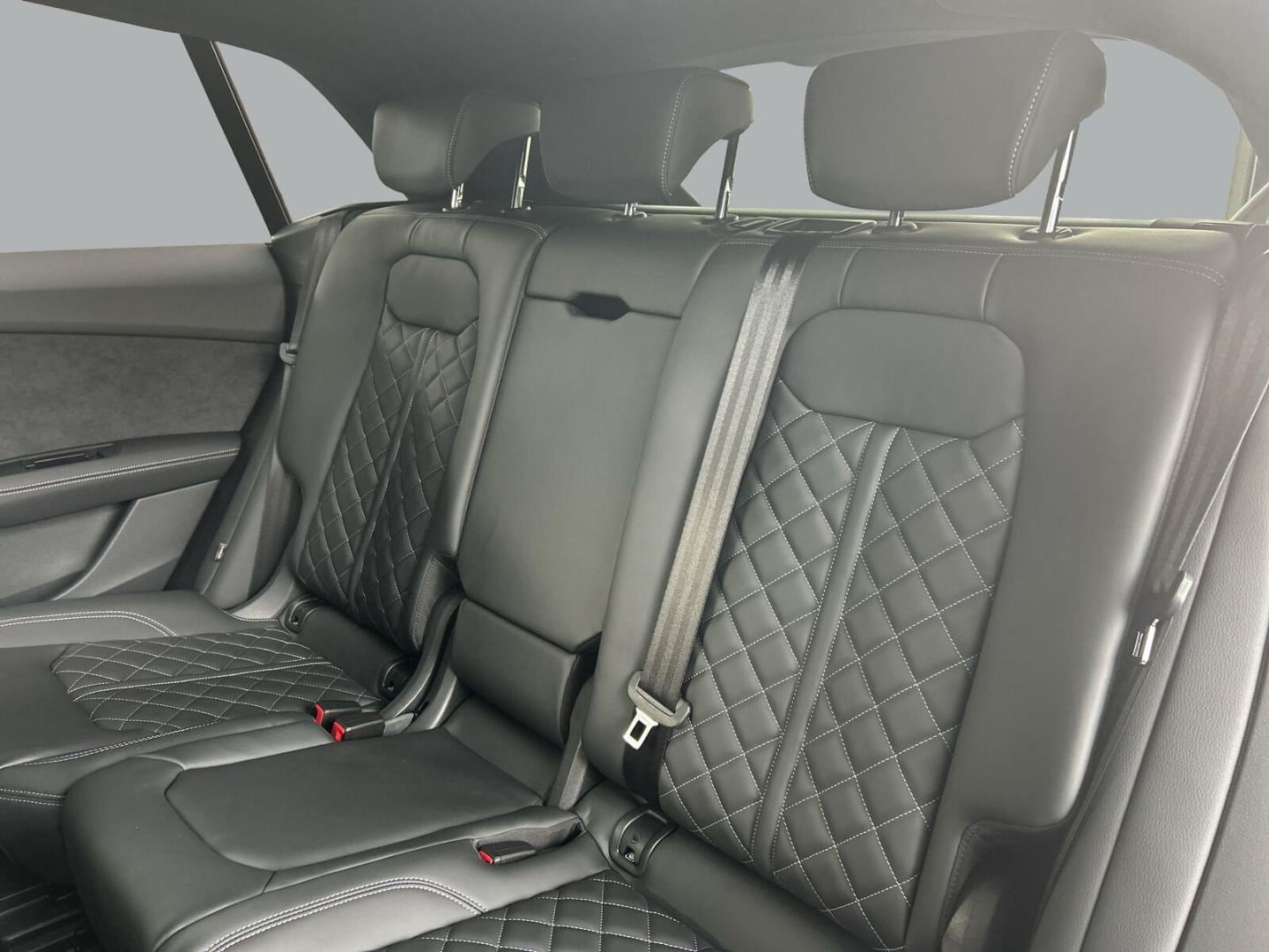 Bild über Audi Q8 SUV TFSI e S line business TFSI e quattro 360 kW tiptronic - für weitere Informationen kontaktieren Sie den Audi Partner