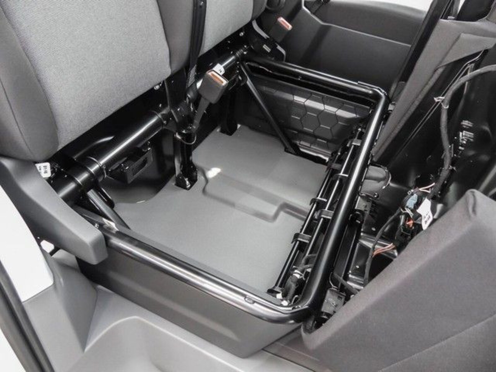 Volkswagen Crafter Kasten mittlerer Radstand – Bild 18