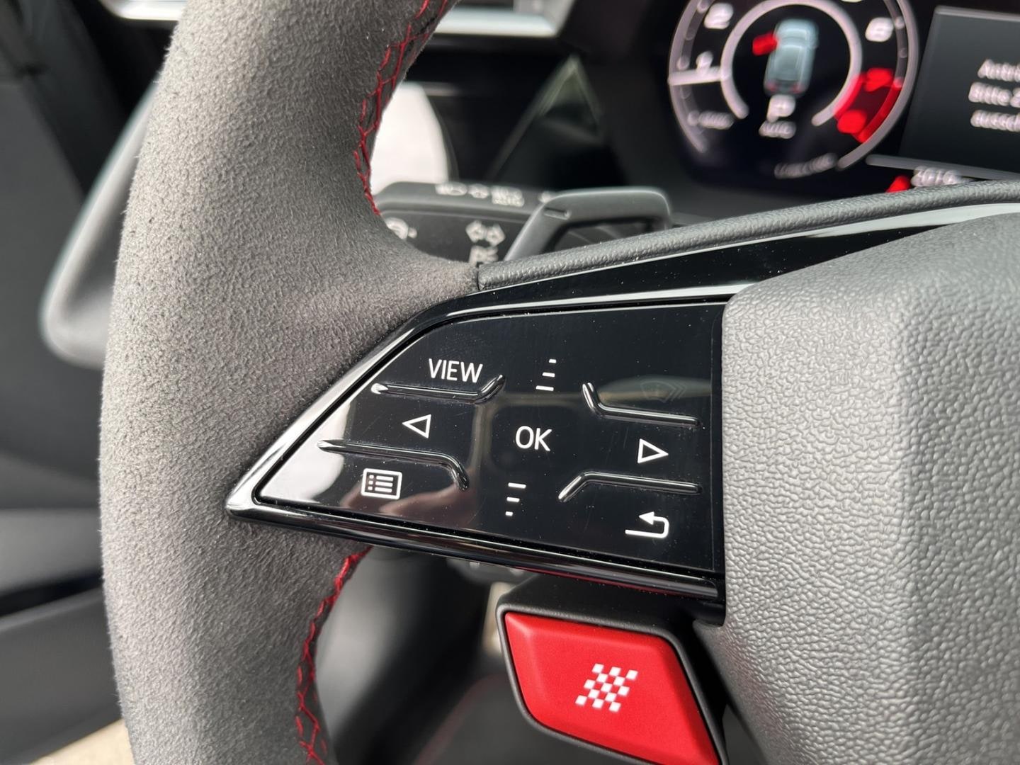 Bild über Audi RS 3 Sportback TFSI quattro 294 kW S tronic - für weitere Informationen kontaktieren Sie den Audi Partner