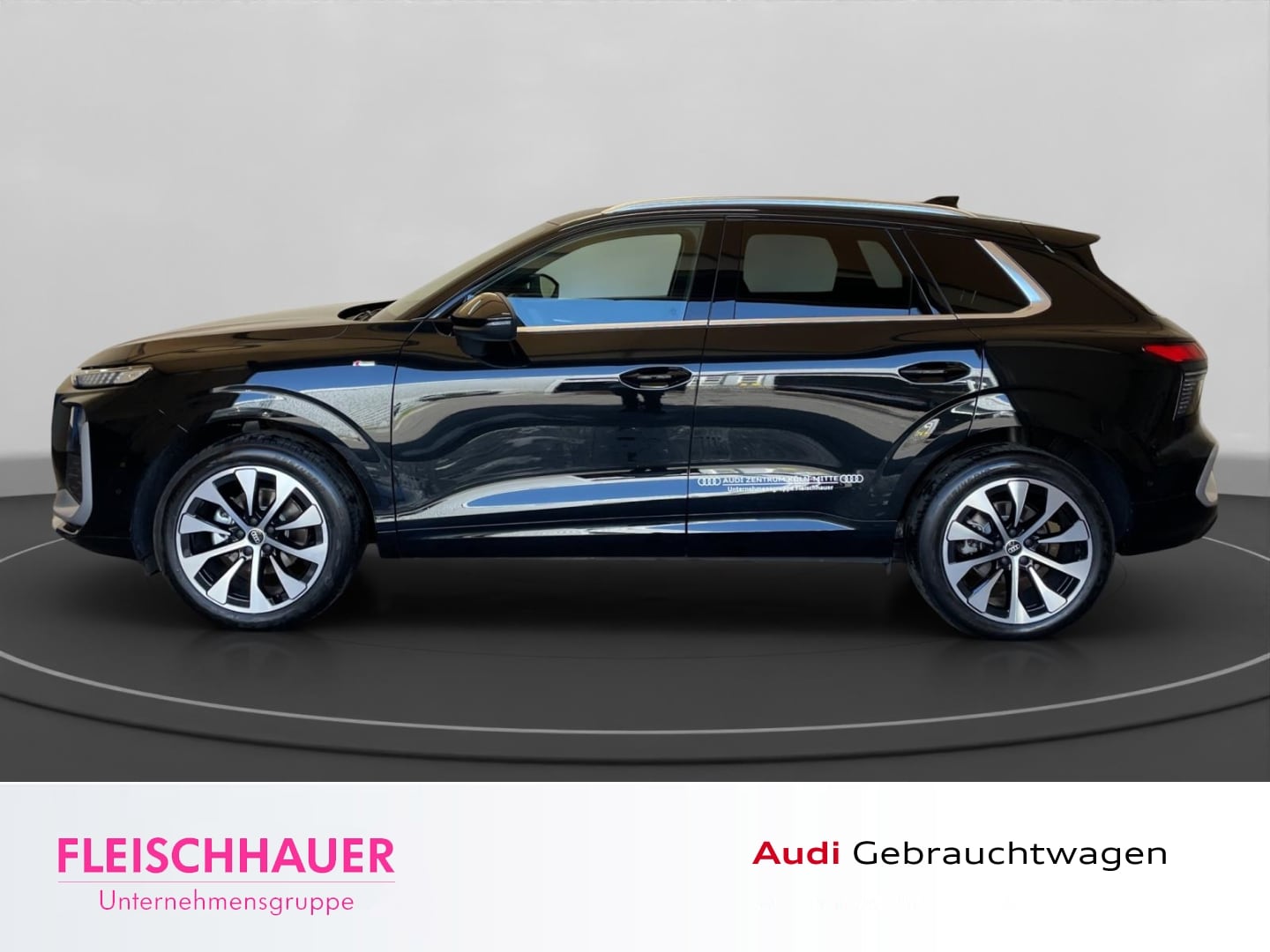 Bild über Audi Q3 SUV TFSI 110 kW S tronic - für weitere Informationen kontaktieren Sie den Audi Partner