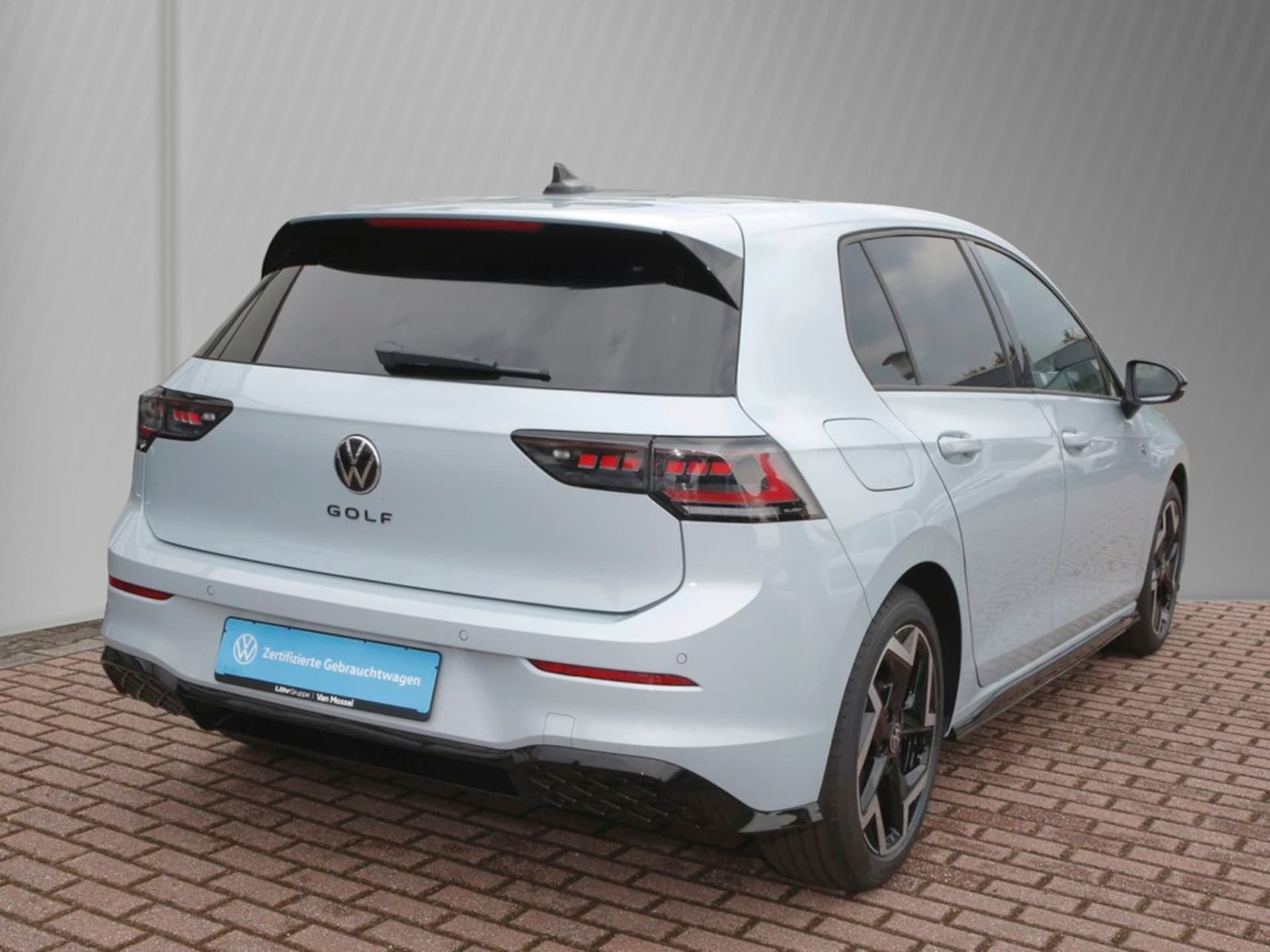 Volkswagen Golf R-Line