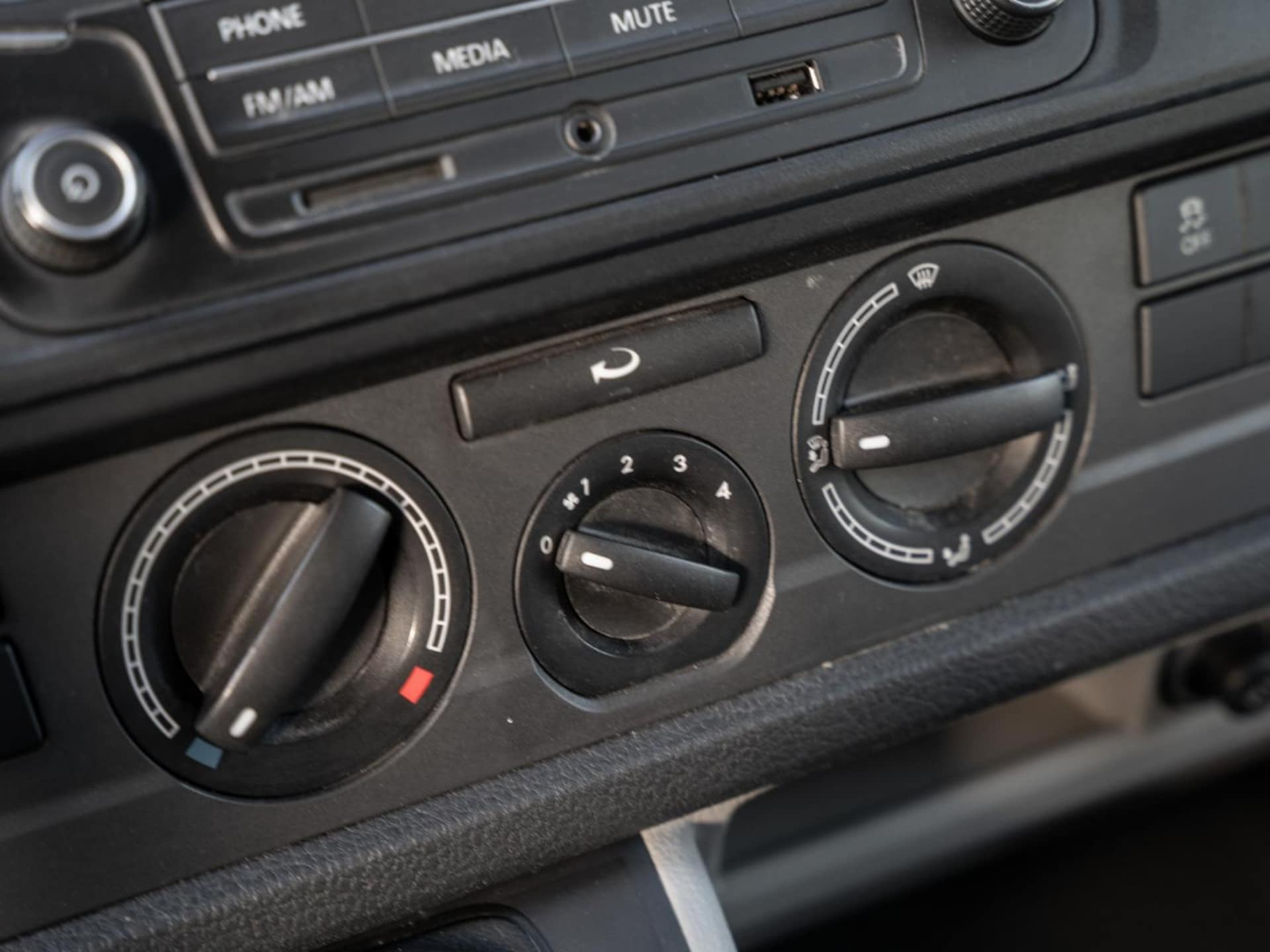 Volkswagen T6 Transporter Kasten kurzer Radstand