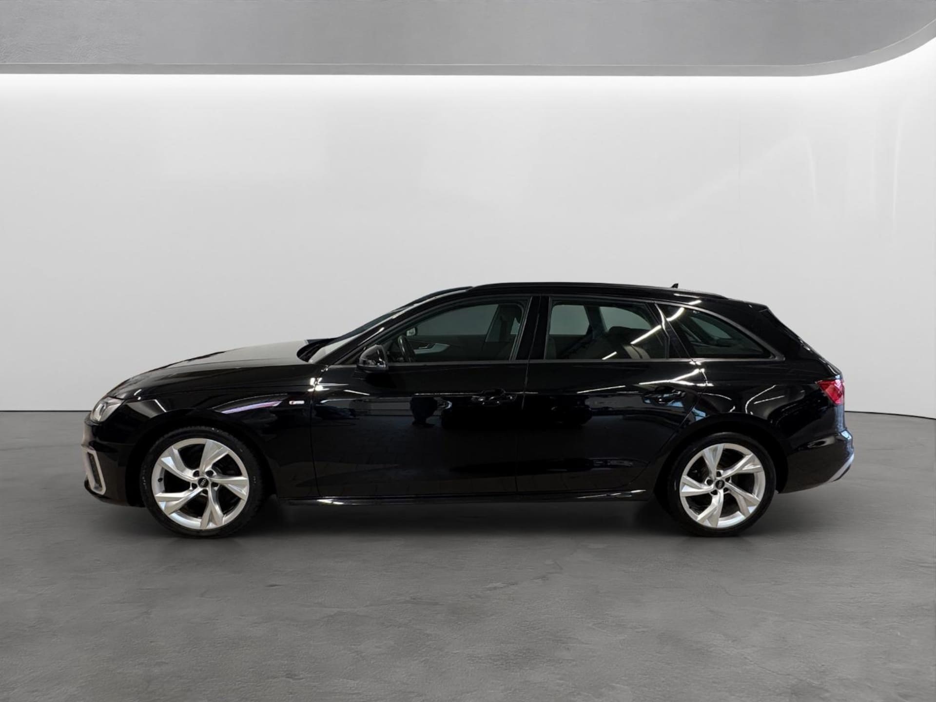 Audi A4 Avant S line