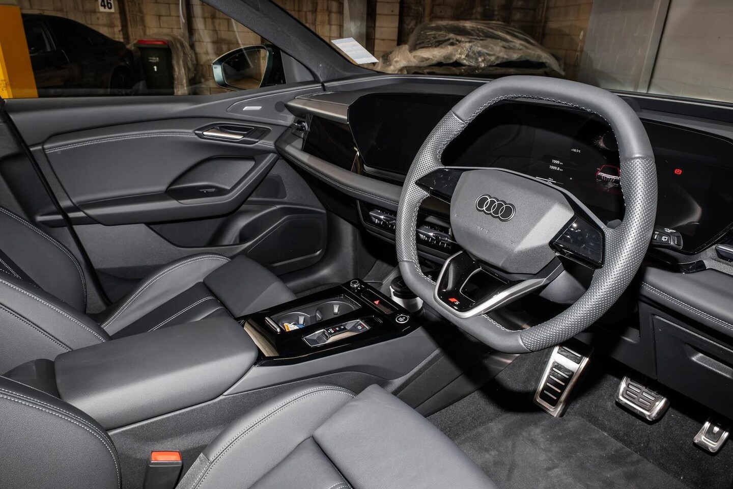 Image about Audi Q6 SUV e-tron e-tron quattro