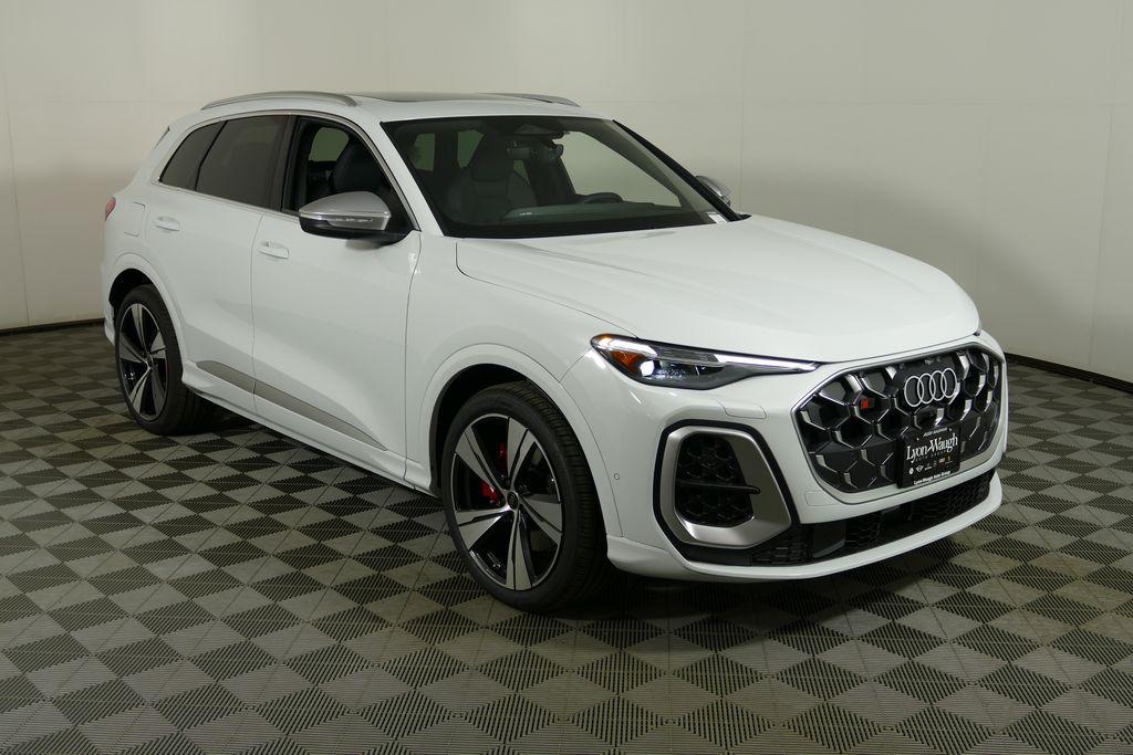 2026 Audi SQ5 Premium Plus quattro's photo