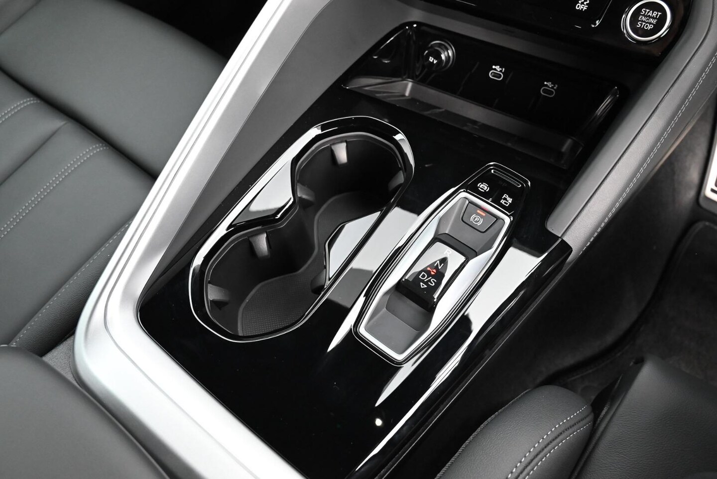 Image about Audi Q5 SUV e-hybrid quattro S tronic