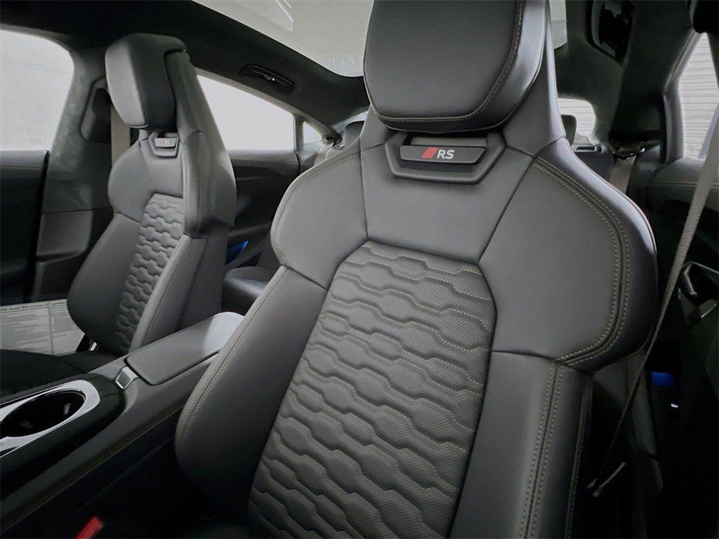 2026 Audi RS e-tron GT Performance Base - Photo 11