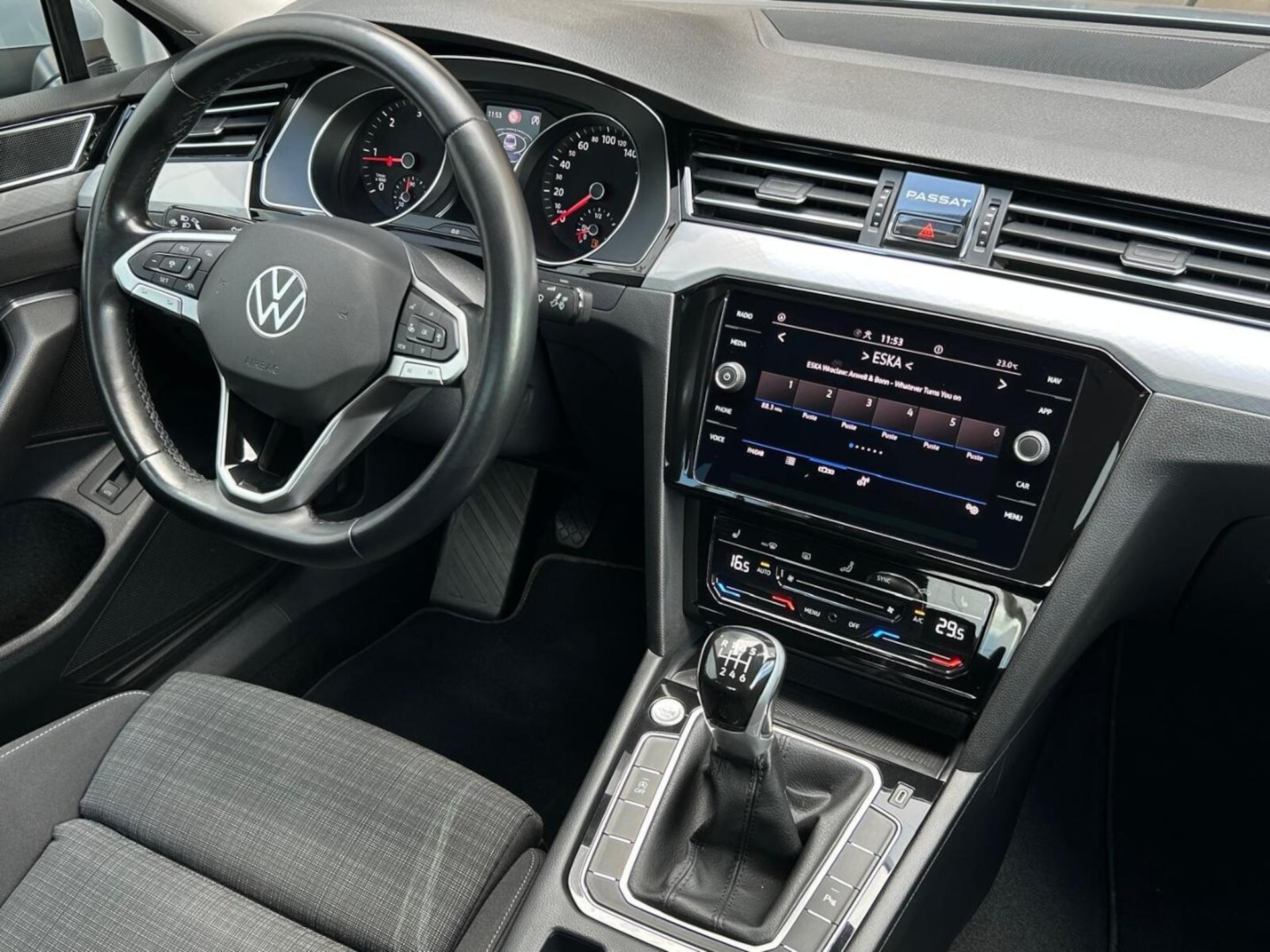 Volkswagen Passat Business